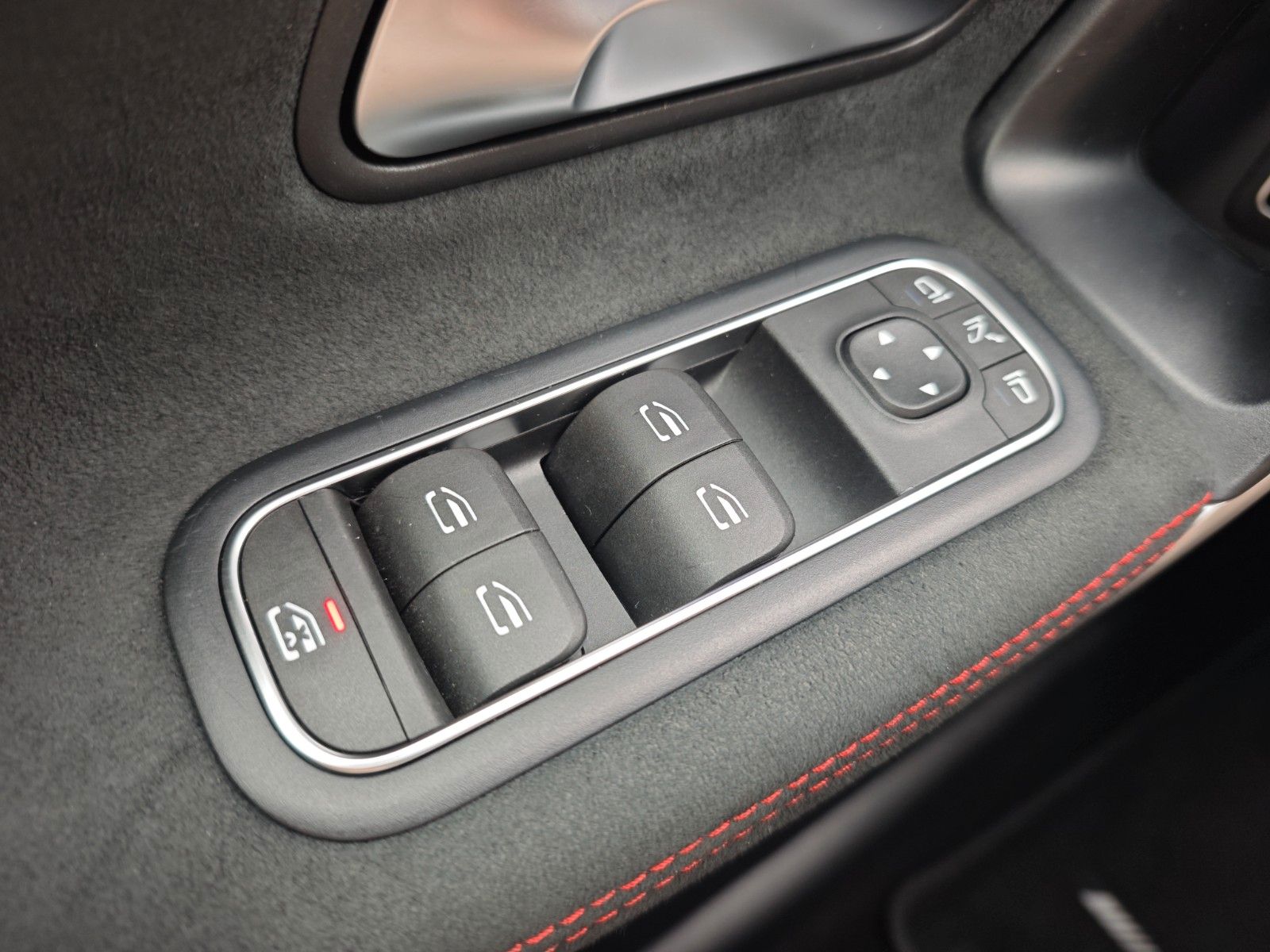 Fahrzeugabbildung Mercedes-Benz CLA 200 SHOOTING BRAKE*AMG-LINE*PANO*360 VIEW*