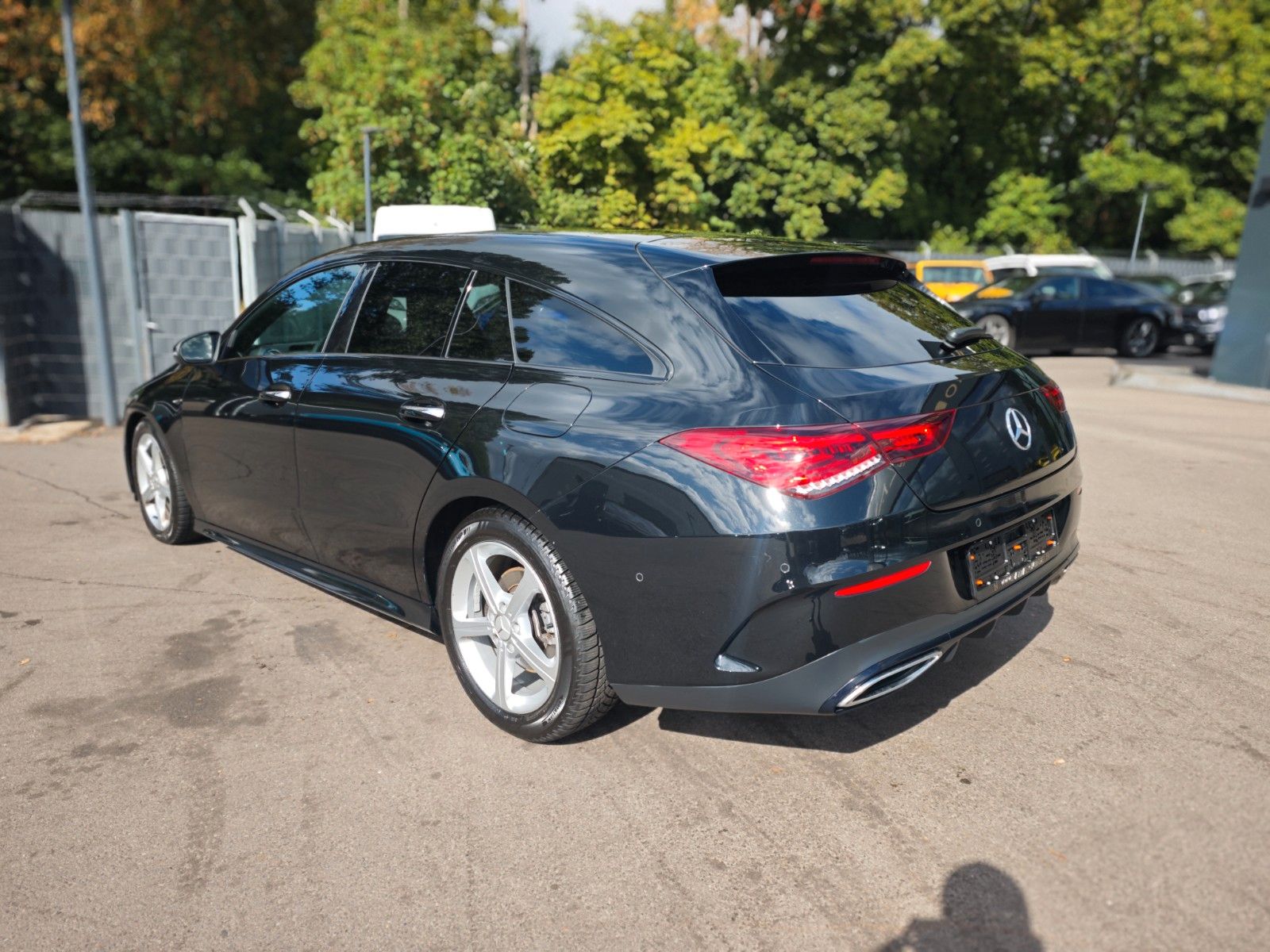 Fahrzeugabbildung Mercedes-Benz CLA 200 SHOOTING BRAKE*AMG-LINE*PANO*360 VIEW*