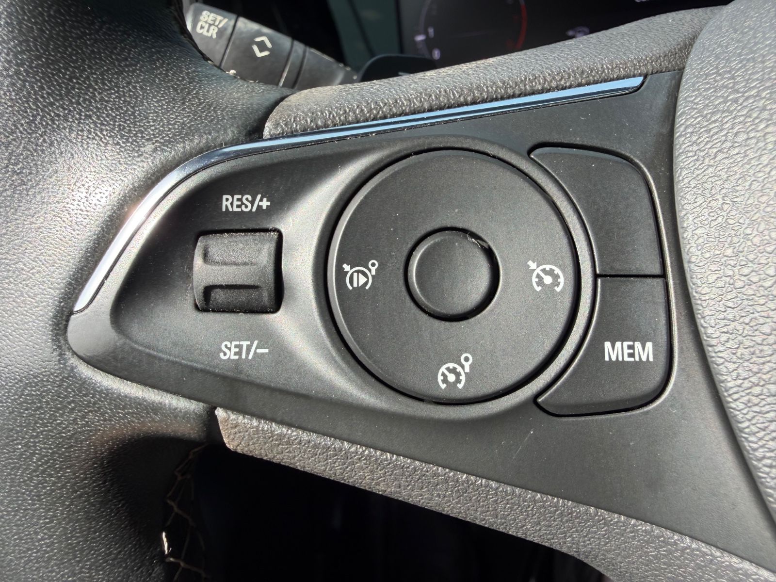 Fahrzeugabbildung Opel MOKKA ELEGANCE *1. HAND*KAM*NAVI*AUT*