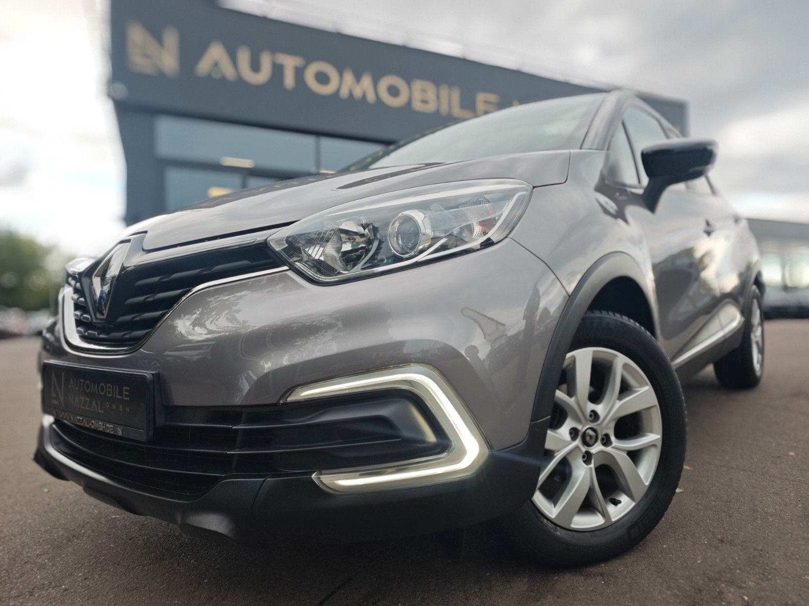 Fahrzeugabbildung Renault CAPTUR LIMITED*NAVI*SHZ*PDC*BLUETOOTH*