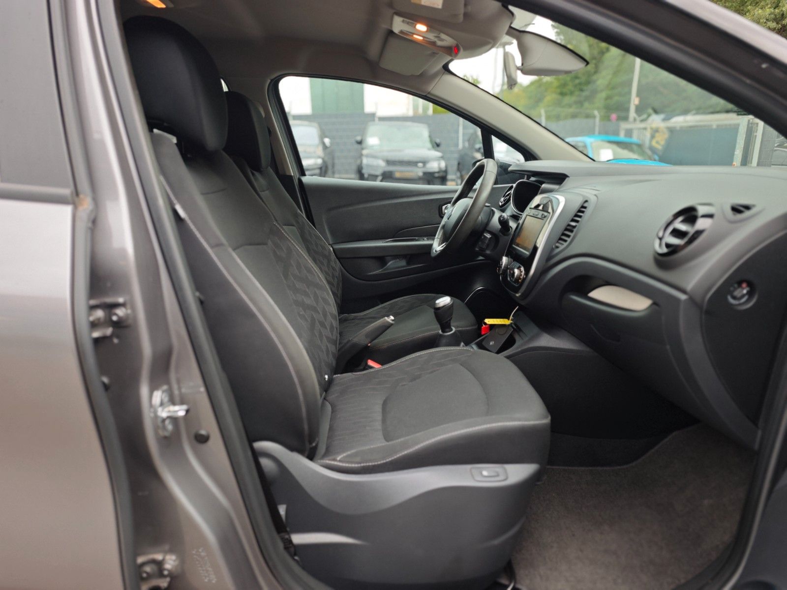 Fahrzeugabbildung Renault CAPTUR LIMITED*NAVI*SHZ*PDC*BLUETOOTH*