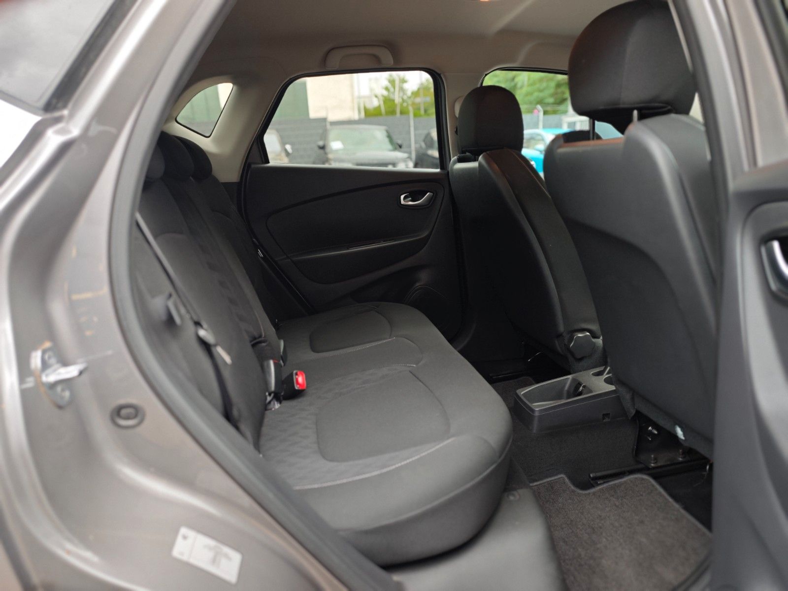 Fahrzeugabbildung Renault CAPTUR LIMITED*NAVI*SHZ*PDC*BLUETOOTH*