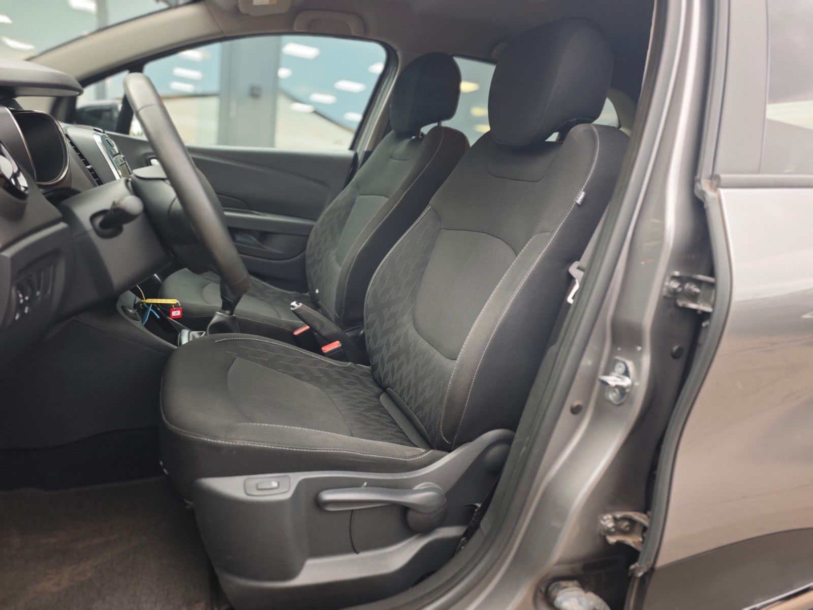 Fahrzeugabbildung Renault CAPTUR LIMITED*NAVI*SHZ*PDC*BLUETOOTH*