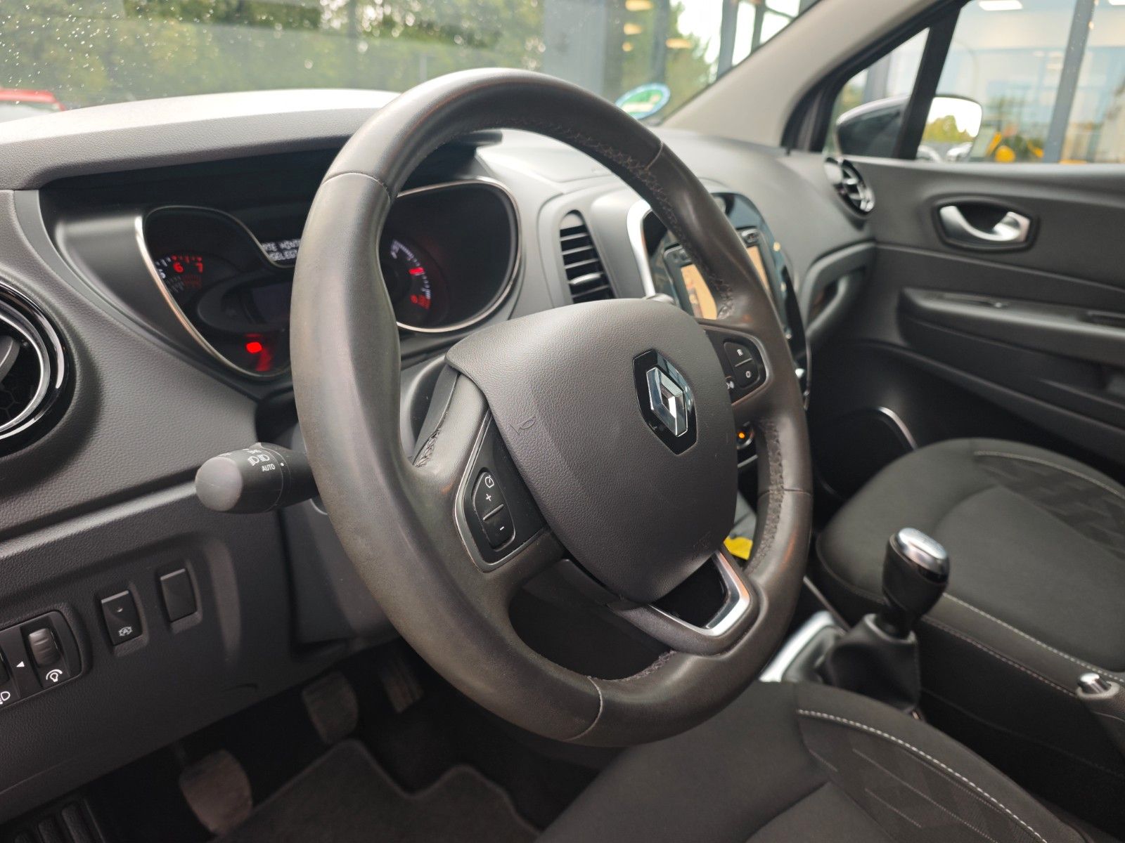 Fahrzeugabbildung Renault CAPTUR LIMITED*NAVI*SHZ*PDC*BLUETOOTH*