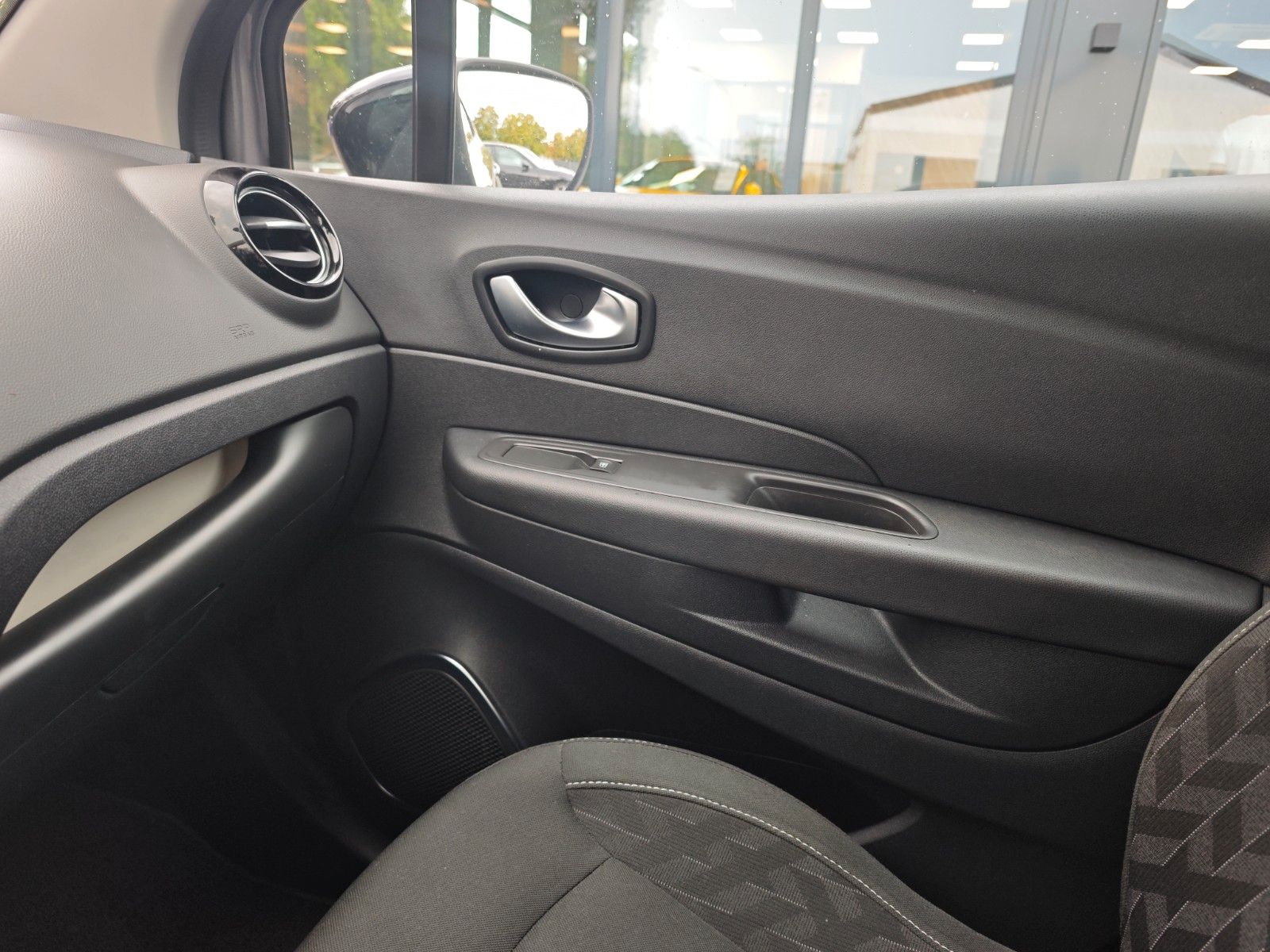 Fahrzeugabbildung Renault CAPTUR LIMITED*NAVI*SHZ*PDC*BLUETOOTH*