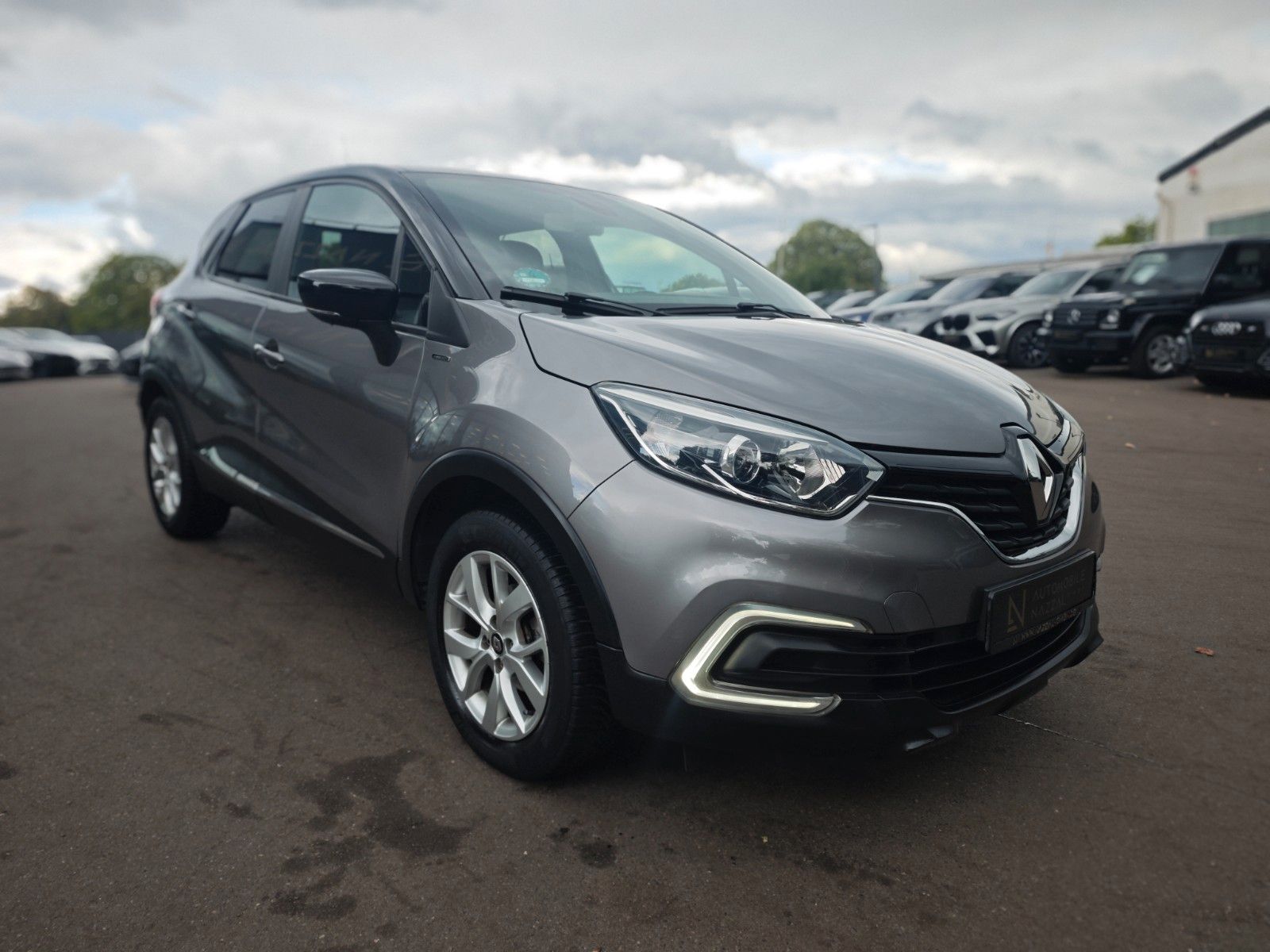 Fahrzeugabbildung Renault CAPTUR LIMITED*NAVI*SHZ*PDC*BLUETOOTH*