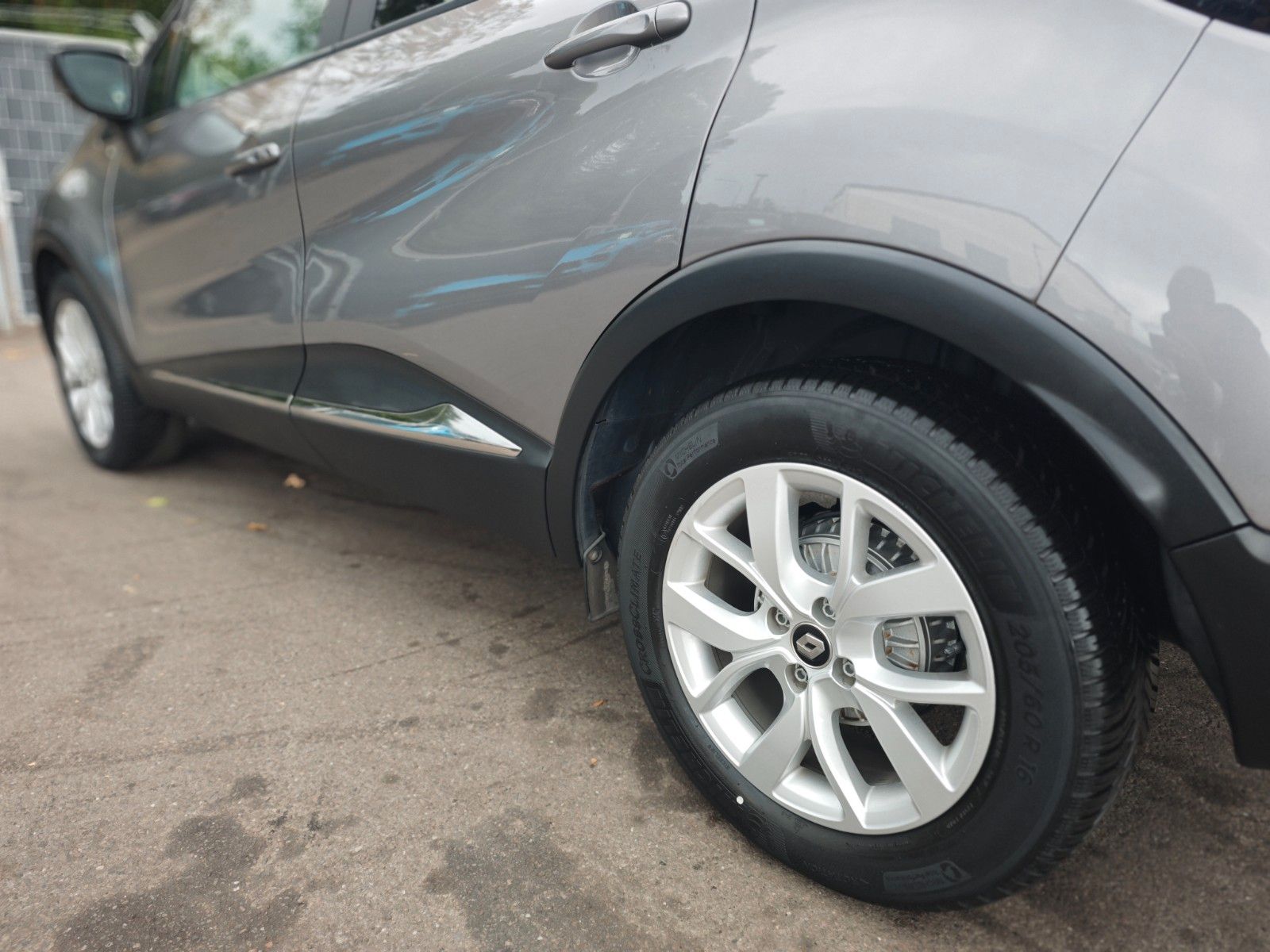 Fahrzeugabbildung Renault CAPTUR LIMITED*NAVI*SHZ*PDC*BLUETOOTH*