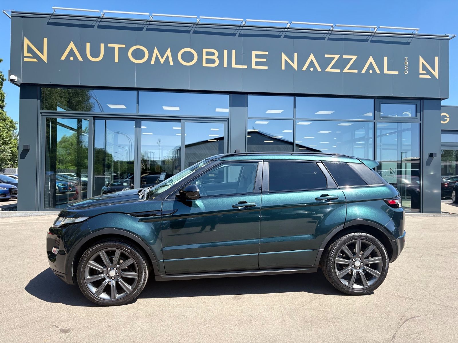 Fahrzeugabbildung Land Rover RANGE ROVER EVOQUE SD *DYNAMIC*PANORAMA*LEDER*