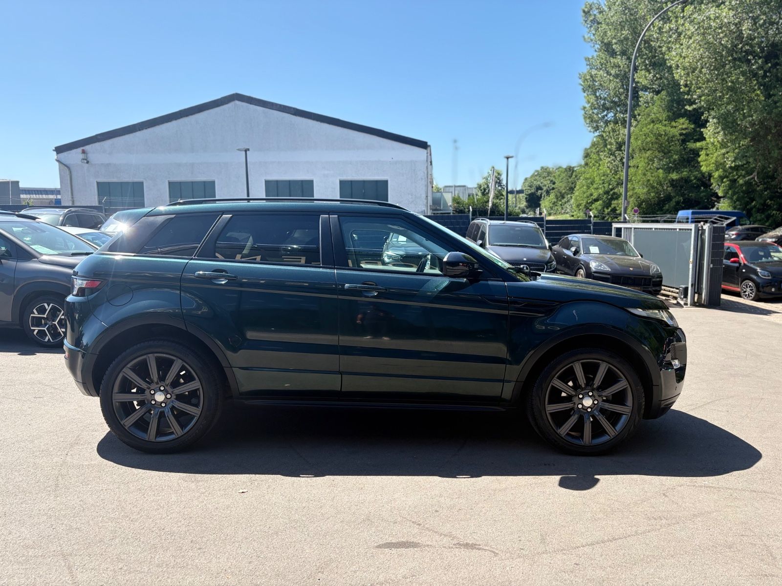 Fahrzeugabbildung Land Rover RANGE ROVER EVOQUE SD *DYNAMIC*PANORAMA*LEDER*