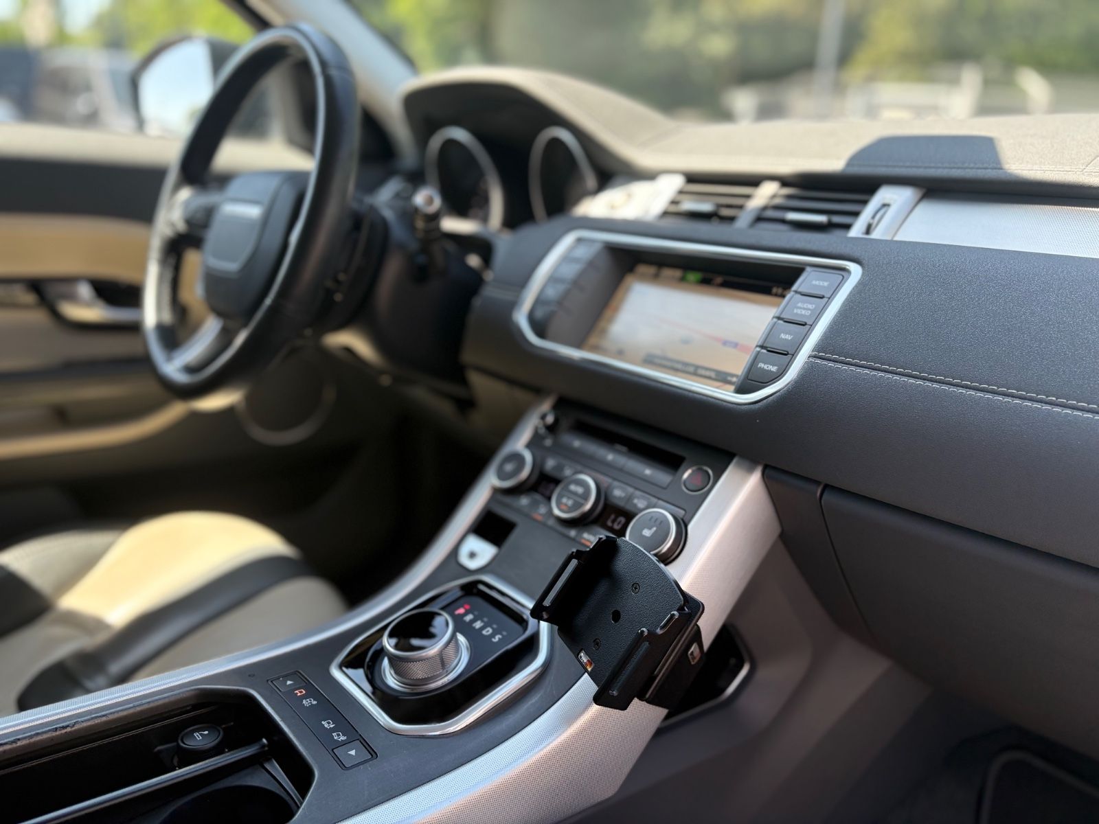 Fahrzeugabbildung Land Rover RANGE ROVER EVOQUE SD *DYNAMIC*PANORAMA*LEDER*