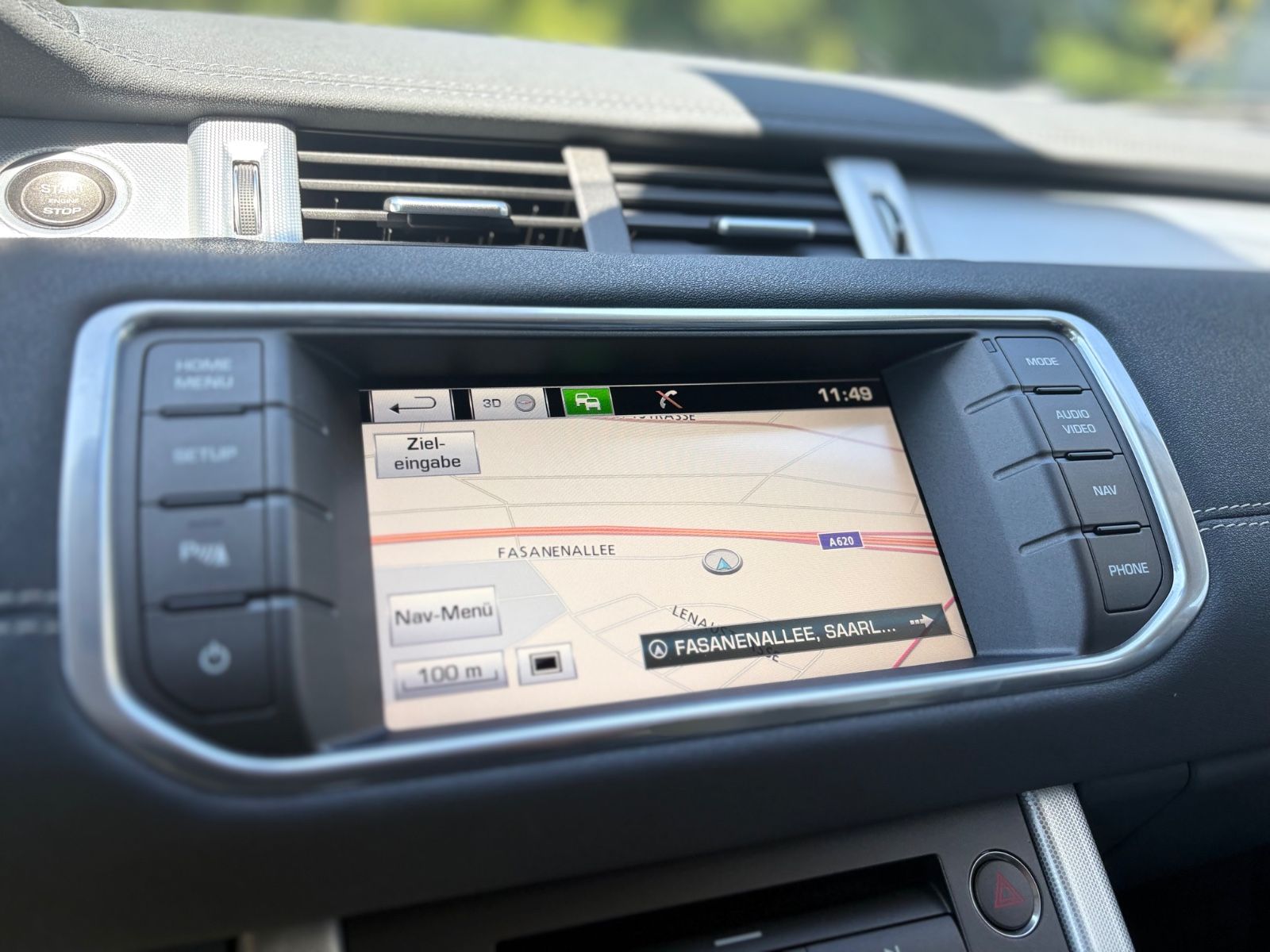 Fahrzeugabbildung Land Rover RANGE ROVER EVOQUE SD *DYNAMIC*PANORAMA*LEDER*