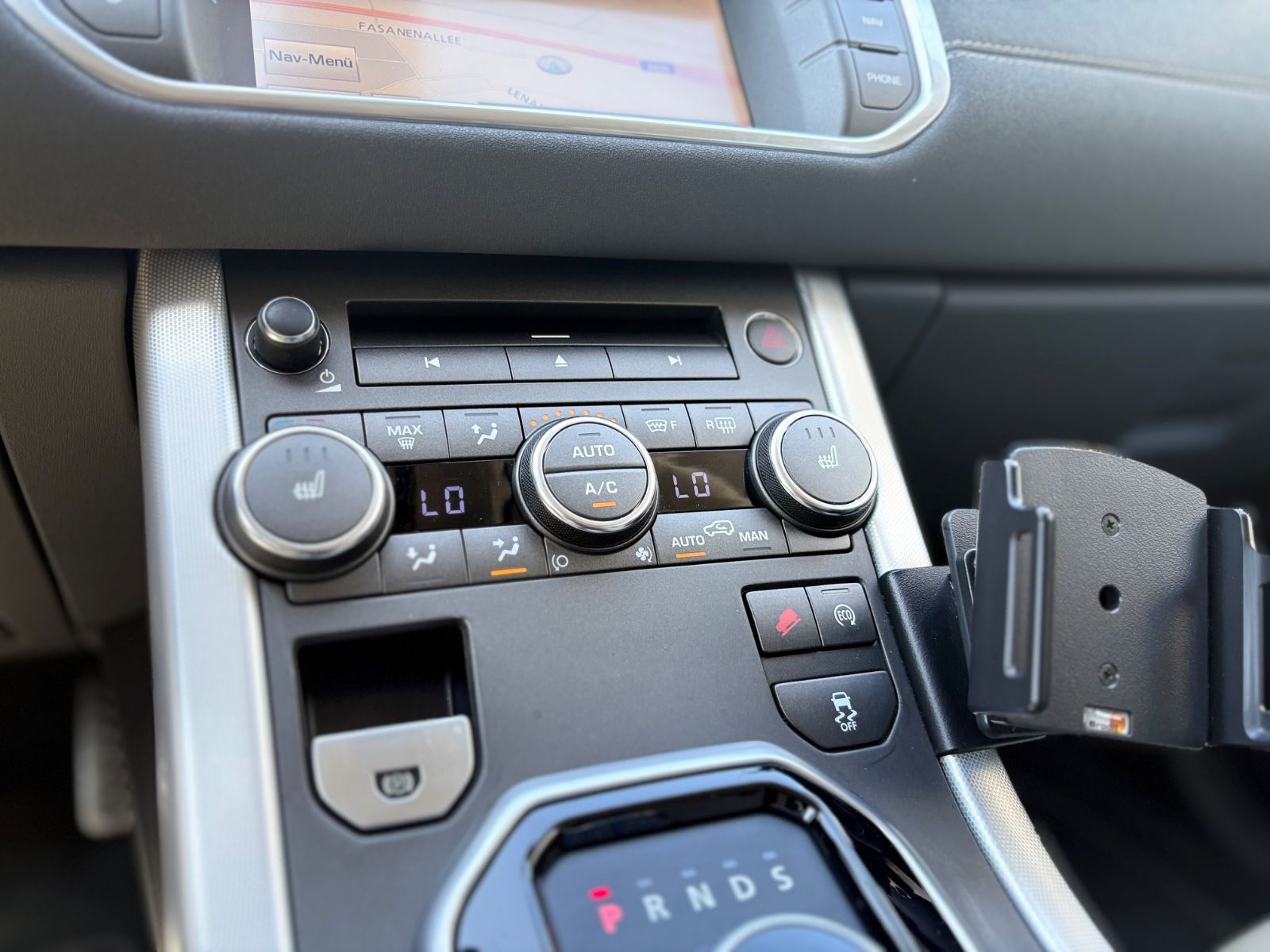 Fahrzeugabbildung Land Rover RANGE ROVER EVOQUE SD *DYNAMIC*PANORAMA*LEDER*