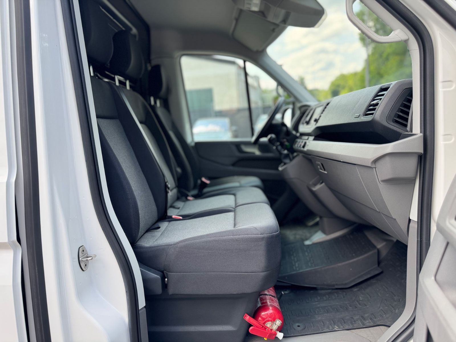 Fahrzeugabbildung Volkswagen CRAFTER L4 H3 *KLIMA*NAVI*ALLWETTER*R-KAMERA*