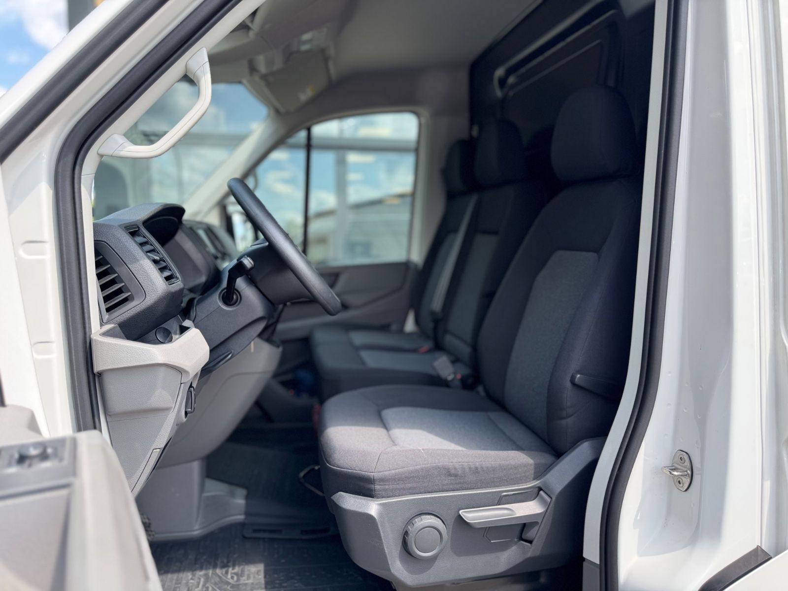 Fahrzeugabbildung Volkswagen CRAFTER L4 H3 *KLIMA*NAVI*ALLWETTER*R-KAMERA*