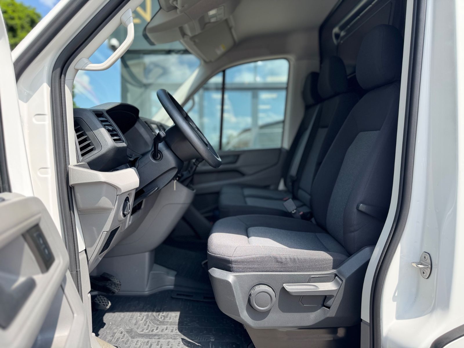 Fahrzeugabbildung Volkswagen CRAFTER L4 H3 *KLIMA*NAVI*ALLWETTER*R-KAMERA*