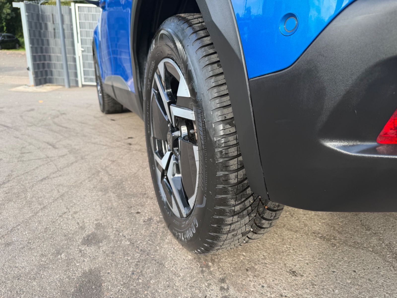 Fahrzeugabbildung Peugeot 2008 GT*1.HD*VERTIGO BLUE*360 KAMERA*AUT*EL.SD*