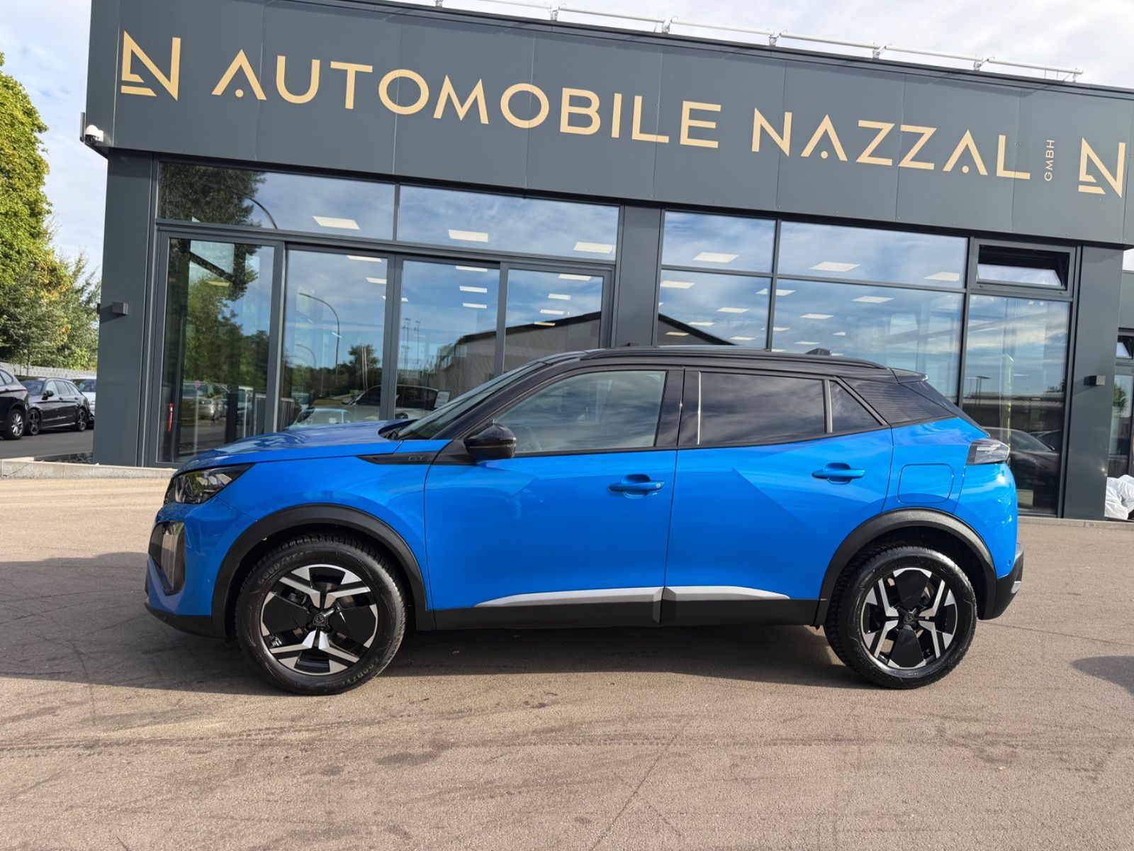 Fahrzeugabbildung Peugeot 2008 GT*1.HD*VERTIGO BLUE*360 KAMERA*AUT*EL.SD*