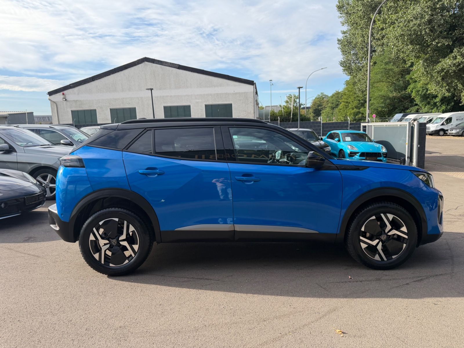 Fahrzeugabbildung Peugeot 2008 GT*1.HD*VERTIGO BLUE*360 KAMERA*AUT*EL.SD*