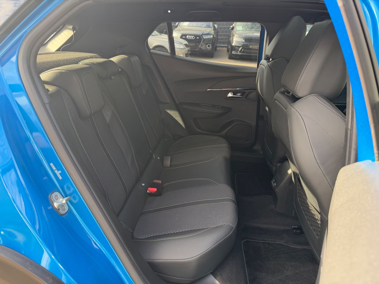 Fahrzeugabbildung Peugeot 2008 GT*1.HD*VERTIGO BLUE*360 KAMERA*AUT*EL.SD*