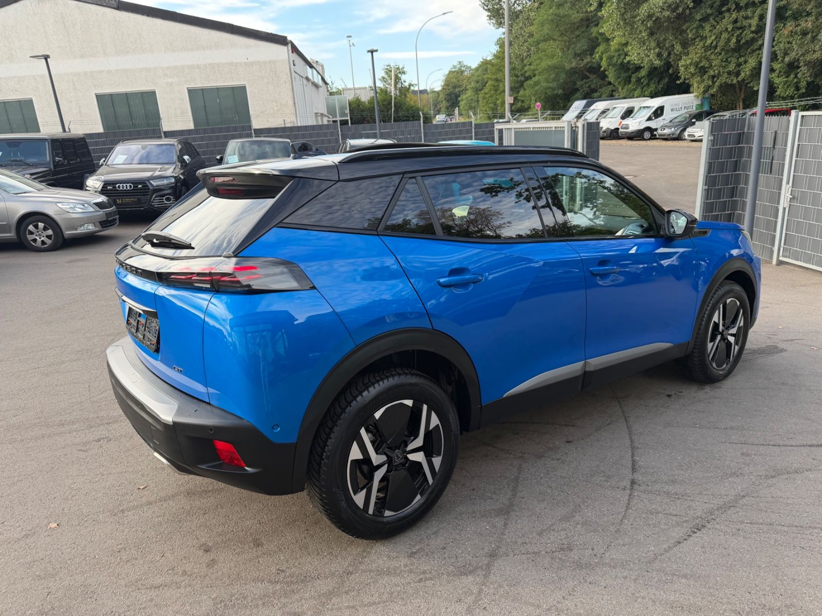 Fahrzeugabbildung Peugeot 2008 GT*1.HD*VERTIGO BLUE*360 KAMERA*AUT*EL.SD*