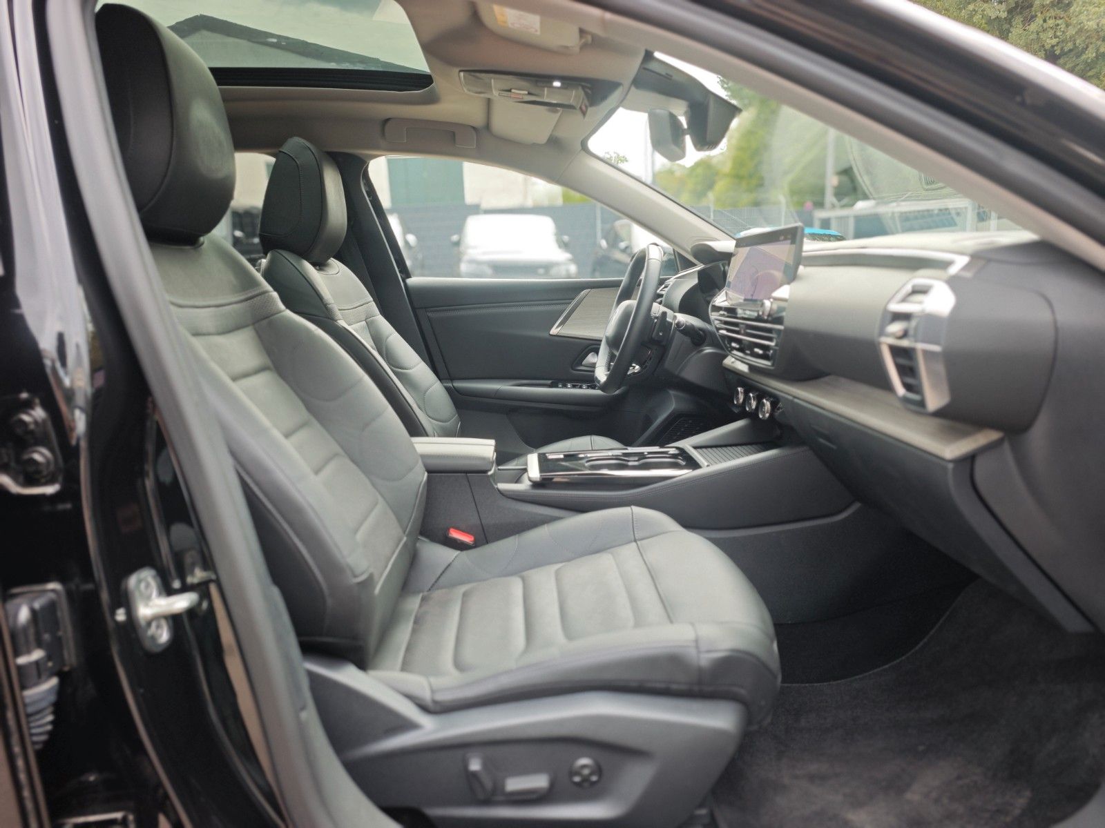 Fahrzeugabbildung Citroën C5 X SHINE PLUG IN HYBRID*1.HD*LED*360 KAM*EL.SD