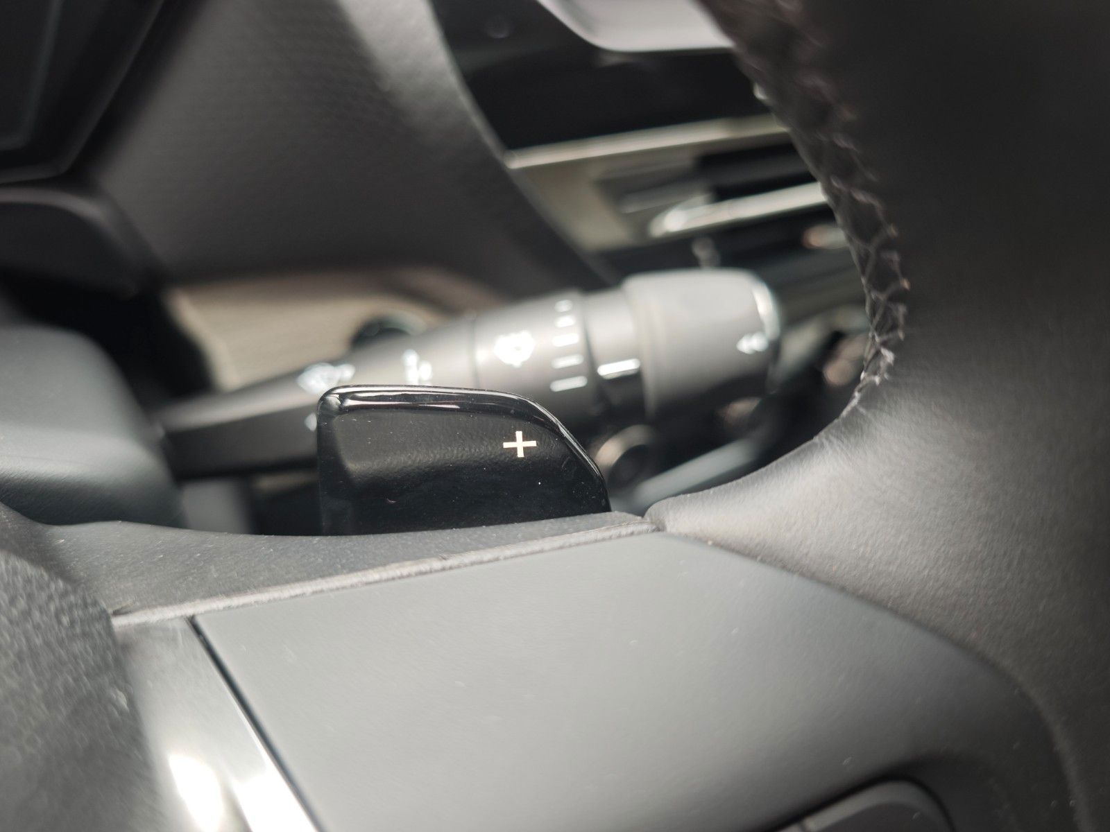 Fahrzeugabbildung Citroën C5 X SHINE PLUG IN HYBRID*1.HD*LED*360 KAM*EL.SD