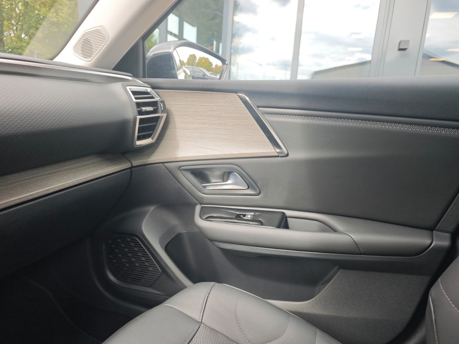 Fahrzeugabbildung Citroën C5 X SHINE PLUG IN HYBRID*1.HD*LED*360 KAM*EL.SD