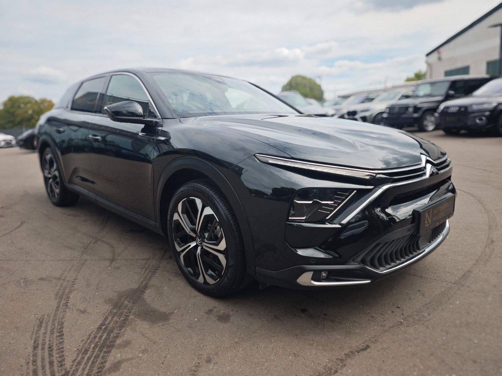 Fahrzeugabbildung Citroën C5 X SHINE PLUG IN HYBRID*1.HD*LED*360 KAM*EL.SD