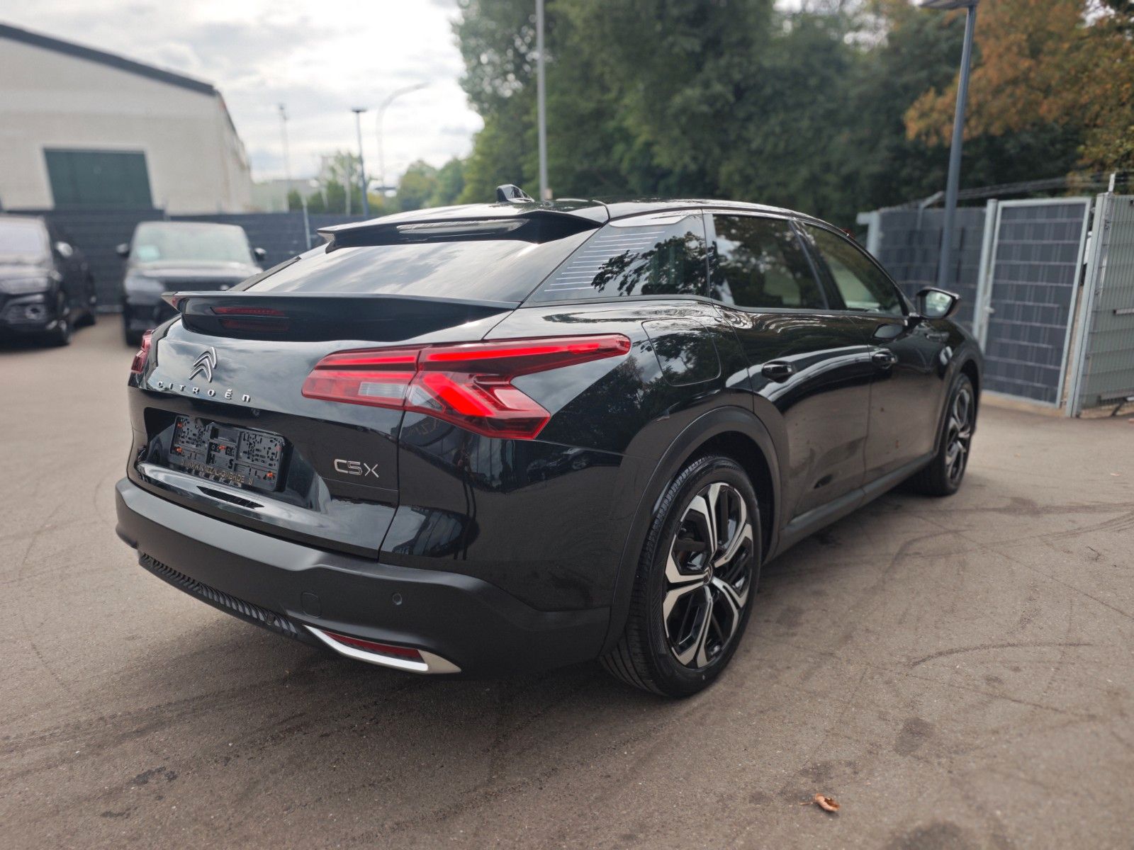 Fahrzeugabbildung Citroën C5 X SHINE PLUG IN HYBRID*1.HD*LED*360 KAM*EL.SD