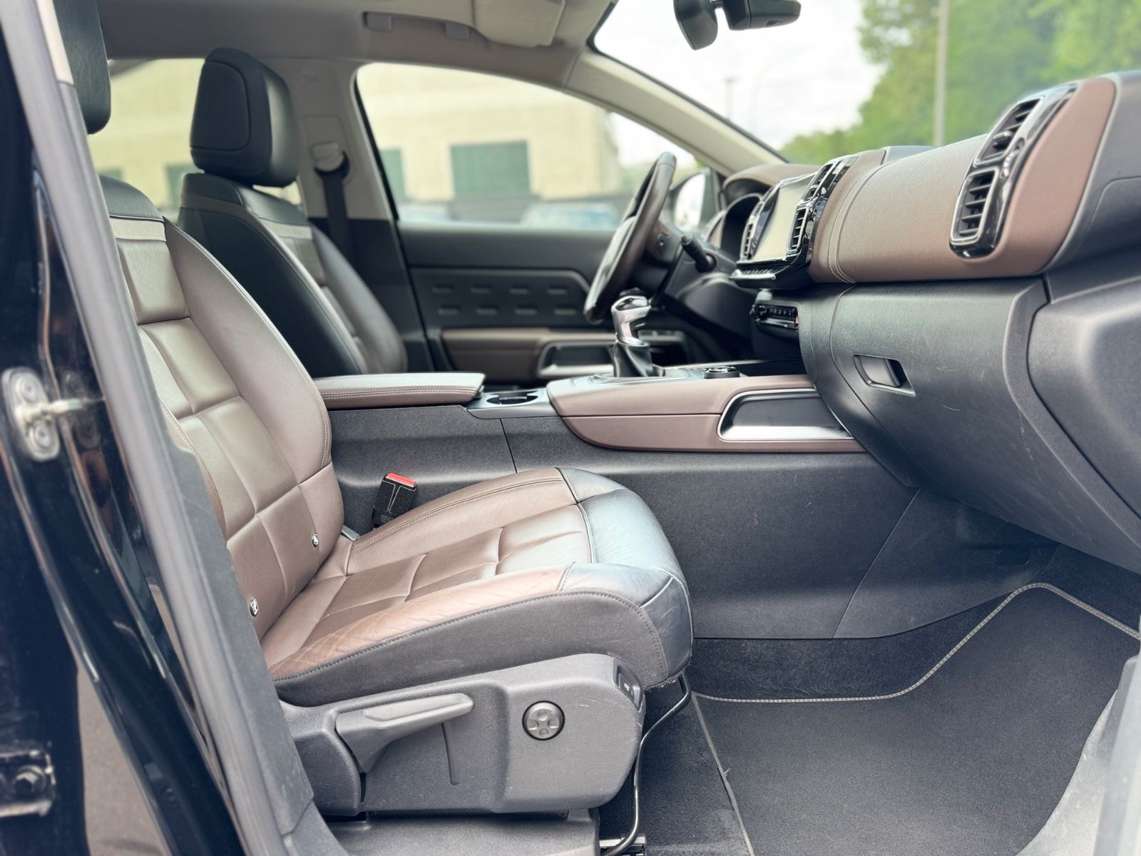 Fahrzeugabbildung Citroën C5 AIRCROSS BLUE HDI*LED*NAVI*R-KAMERA*20 ZOLL*