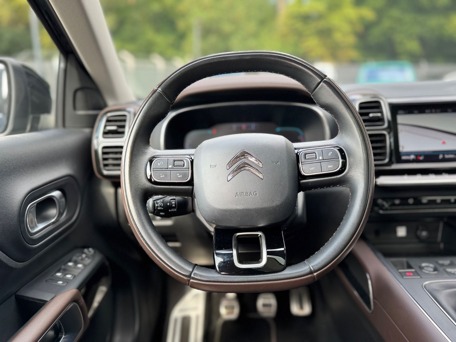 Fahrzeugabbildung Citroën C5 AIRCROSS BLUE HDI*LED*NAVI*R-KAMERA*20 ZOLL*