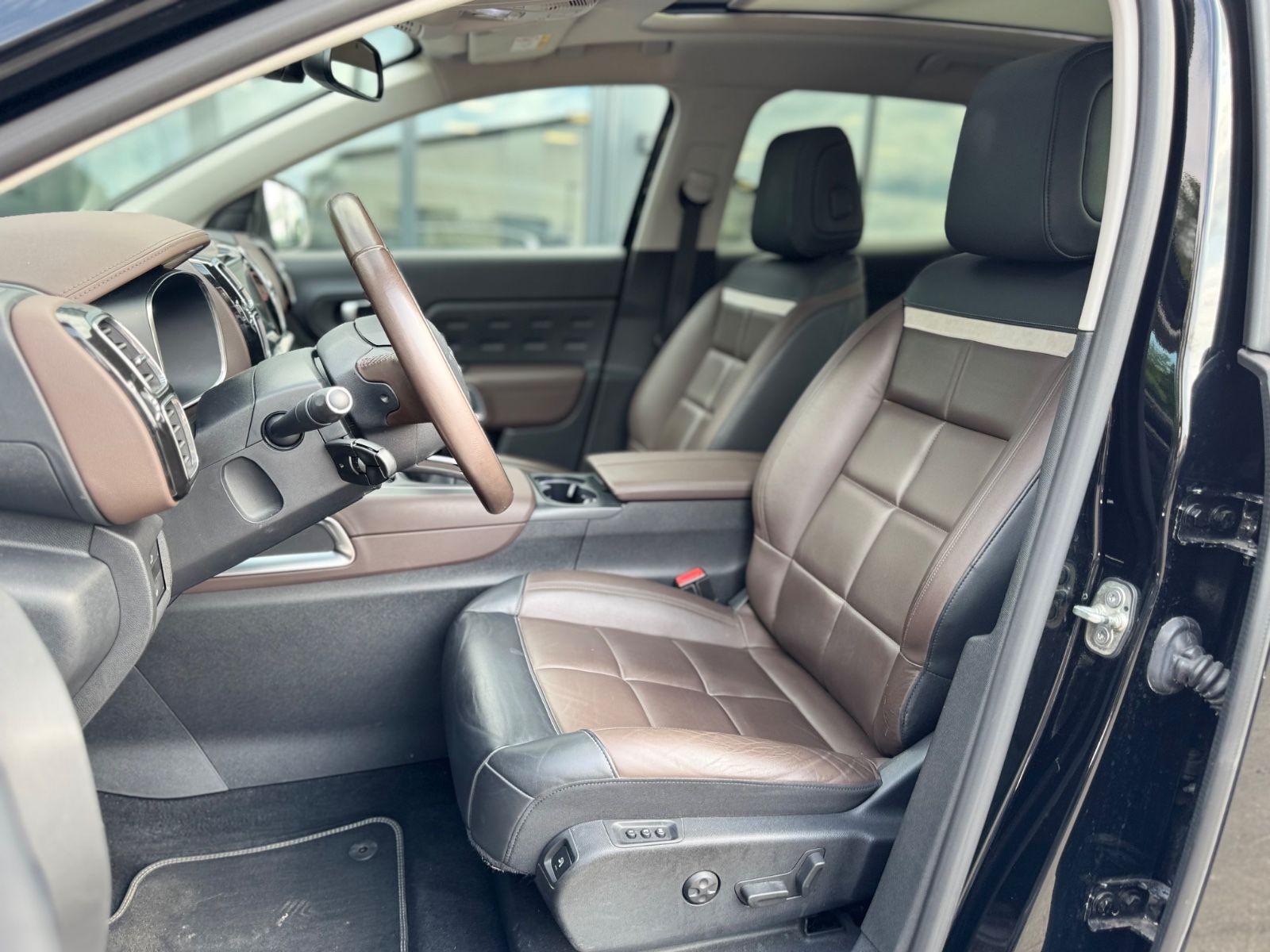 Fahrzeugabbildung Citroën C5 AIRCROSS BLUE HDI*LED*NAVI*R-KAMERA*20 ZOLL*