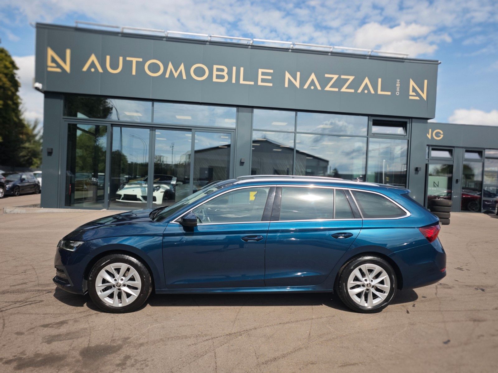 Fahrzeugabbildung SKODA OCTAVIA*PANORAMA*APPLE CAR*NAVI*SHZ*VIRTUAL*
