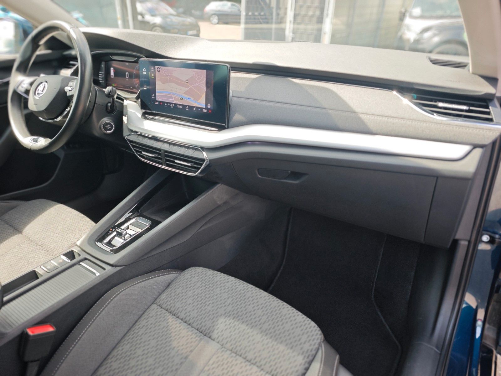 Fahrzeugabbildung SKODA OCTAVIA*PANORAMA*APPLE CAR*NAVI*SHZ*VIRTUAL*