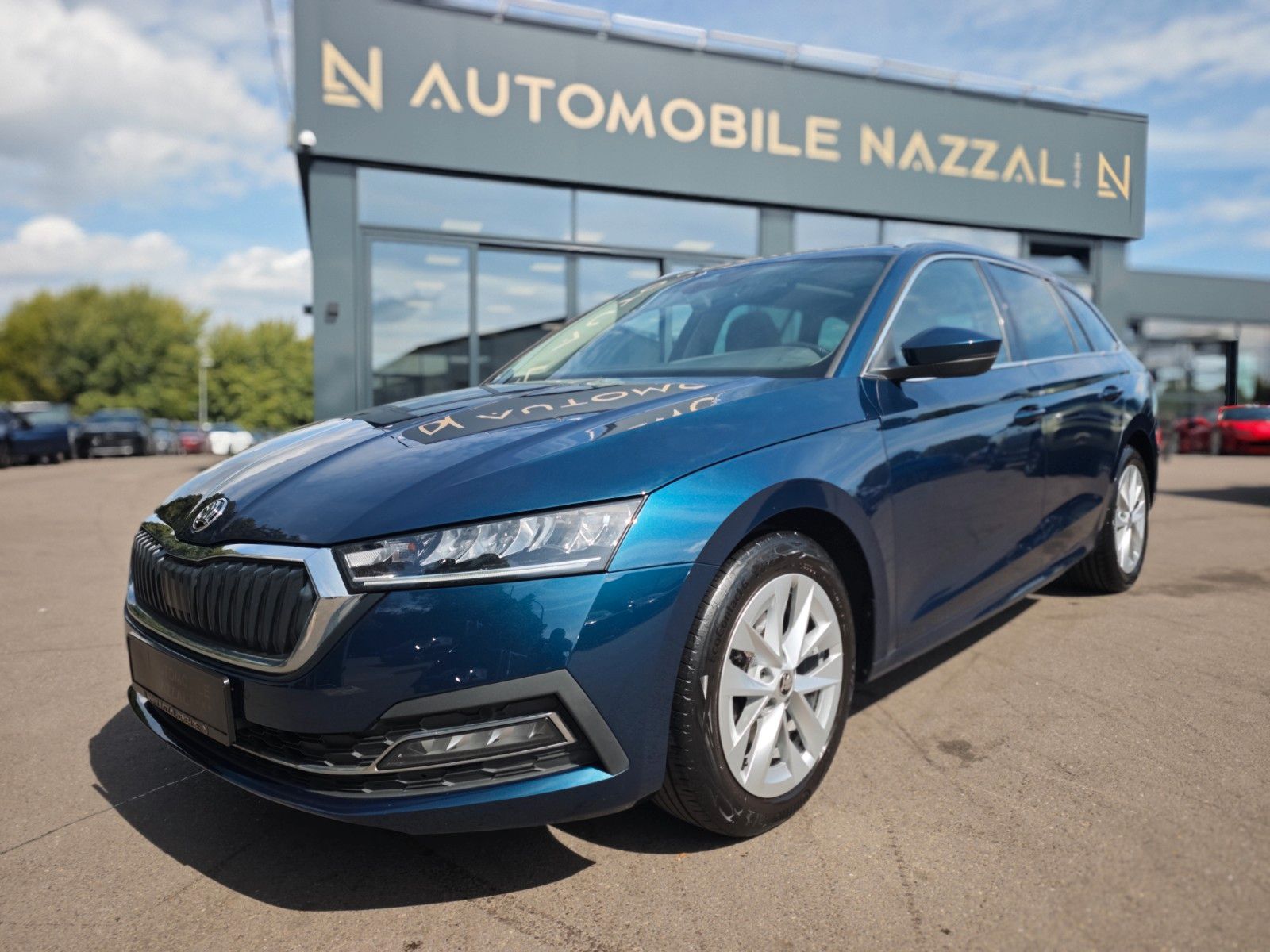 Fahrzeugabbildung SKODA OCTAVIA*PANORAMA*APPLE CAR*NAVI*SHZ*VIRTUAL*