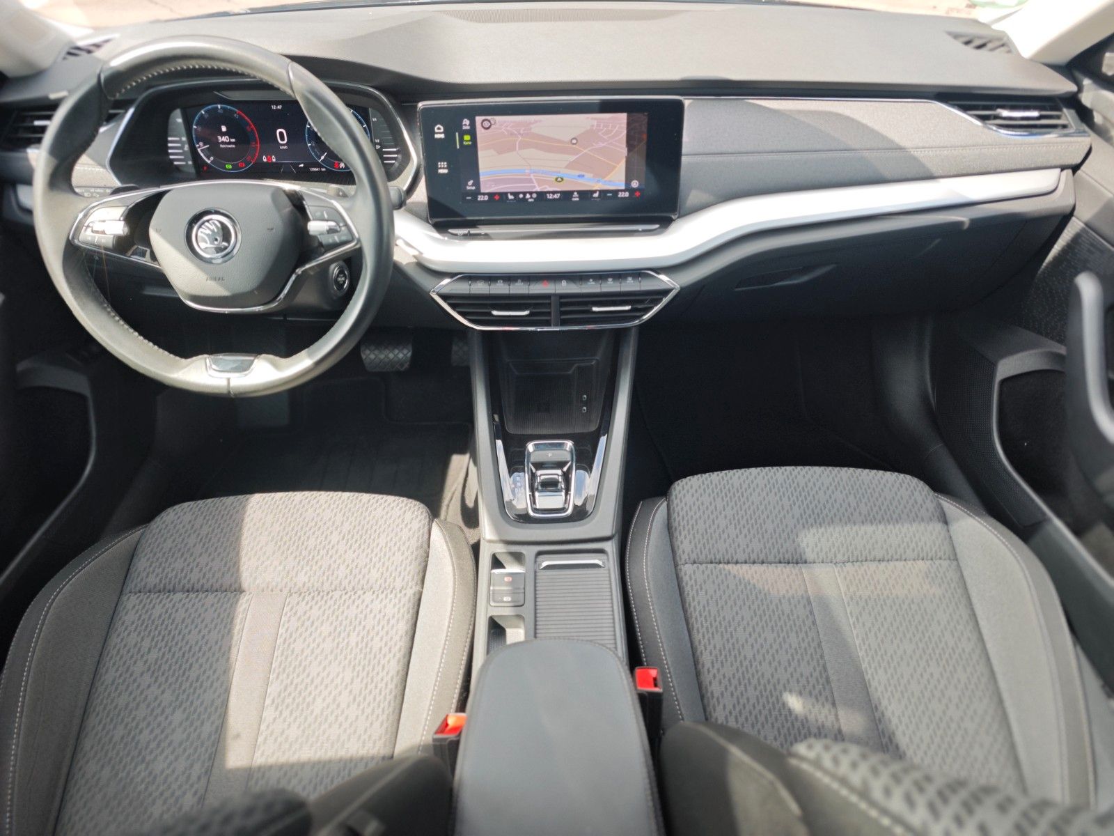 Fahrzeugabbildung SKODA OCTAVIA*PANORAMA*APPLE CAR*NAVI*SHZ*VIRTUAL*