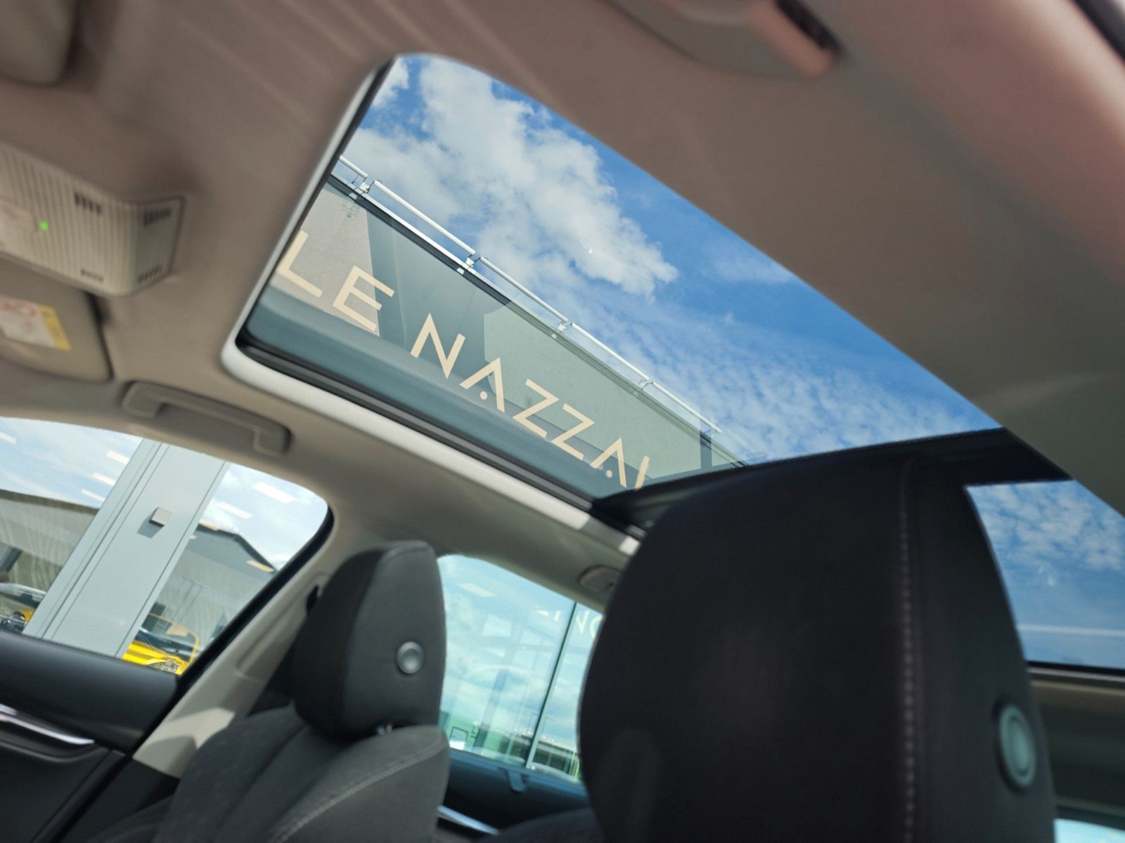 Fahrzeugabbildung SKODA OCTAVIA*PANORAMA*APPLE CAR*NAVI*SHZ*VIRTUAL*