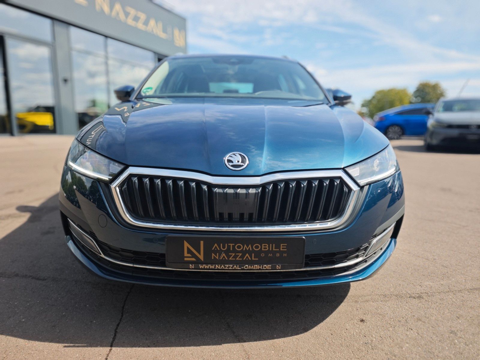 Fahrzeugabbildung SKODA OCTAVIA*PANORAMA*APPLE CAR*NAVI*SHZ*VIRTUAL*