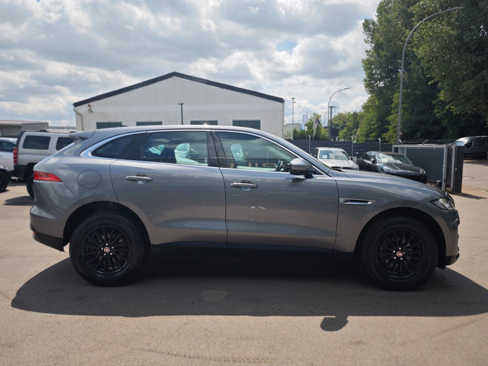 Fahrzeugabbildung Jaguar F-PACE PRESTIGE AWD*VOLL-LED*LEDER*SHZ *KAMERA*