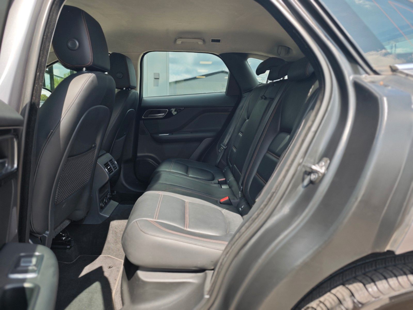 Fahrzeugabbildung Jaguar F-PACE PRESTIGE AWD*VOLL-LED*LEDER*SHZ *KAMERA*