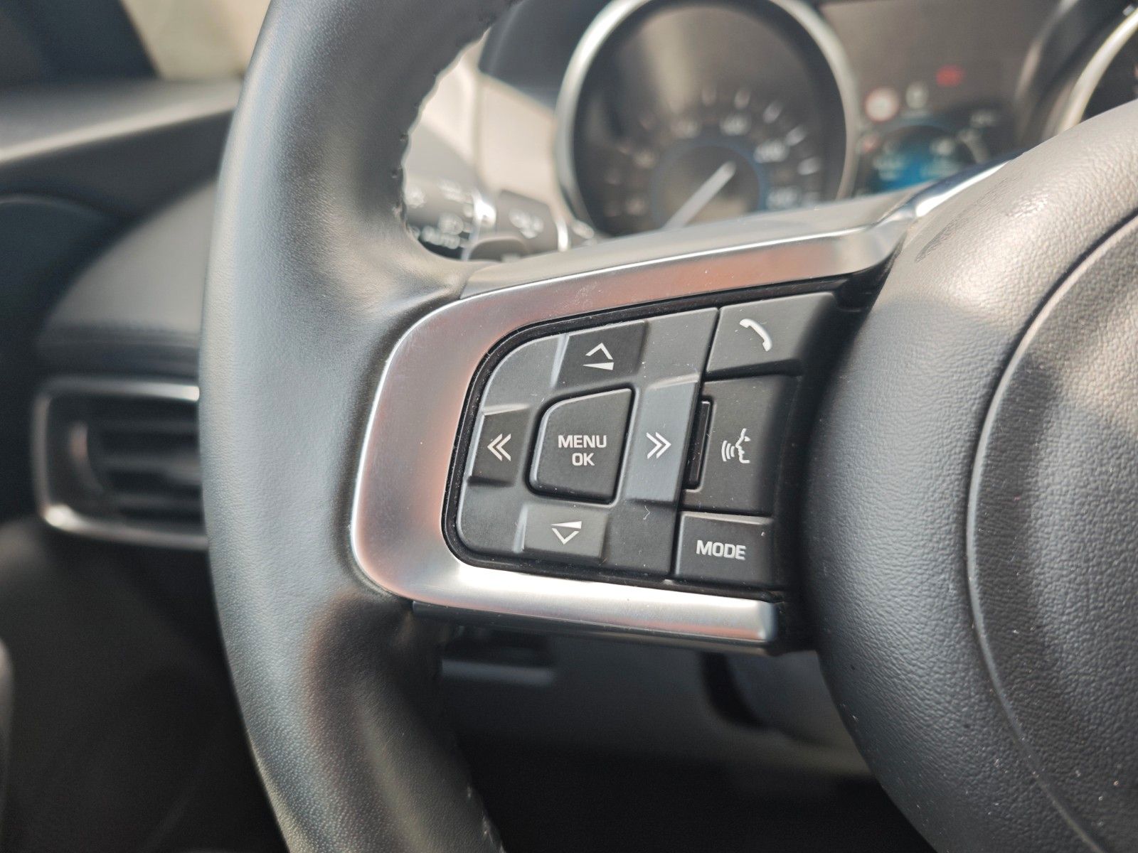 Fahrzeugabbildung Jaguar F-PACE PRESTIGE AWD*VOLL-LED*LEDER*SHZ *KAMERA*