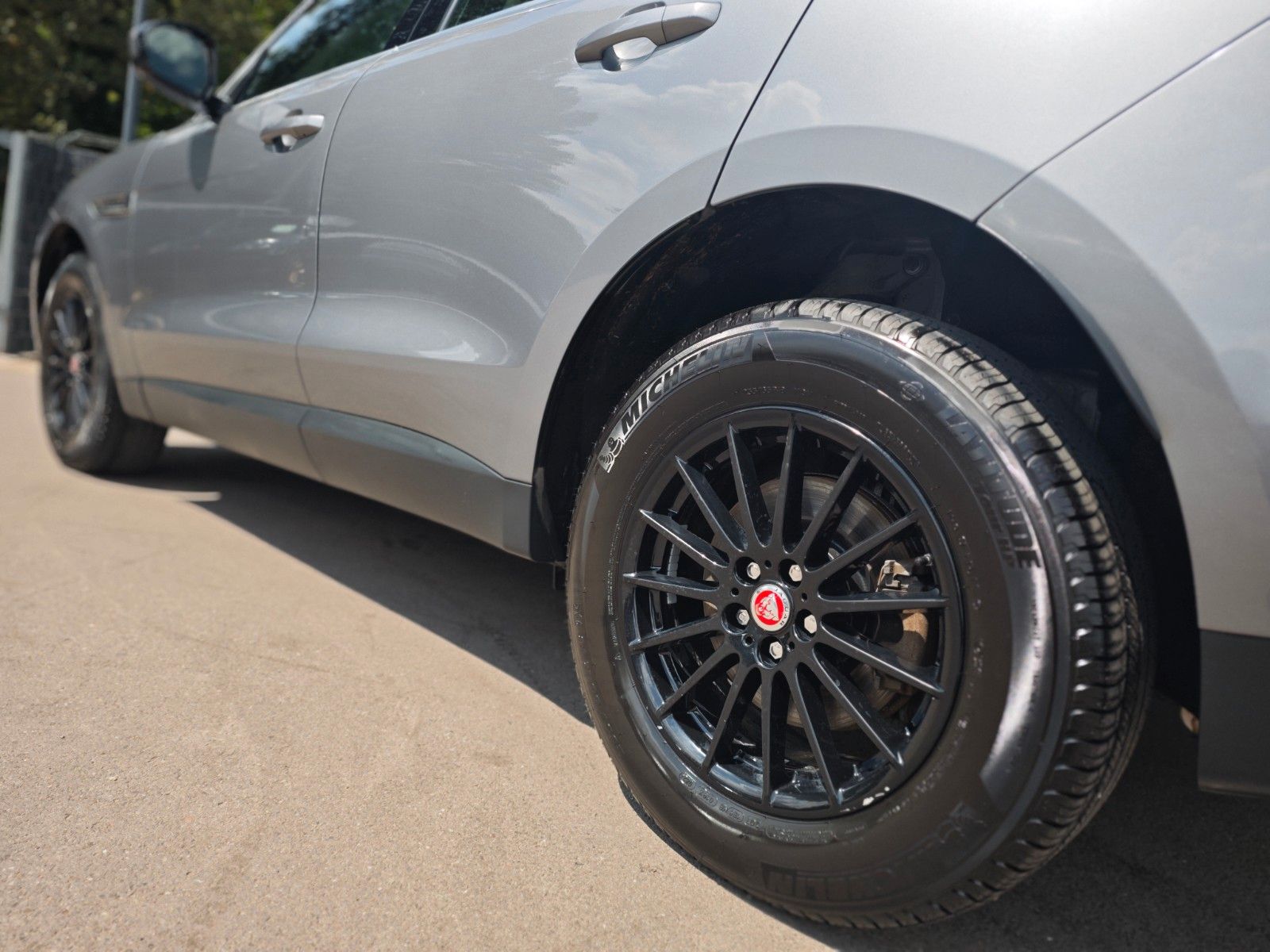 Fahrzeugabbildung Jaguar F-PACE PRESTIGE AWD*VOLL-LED*LEDER*SHZ *KAMERA*