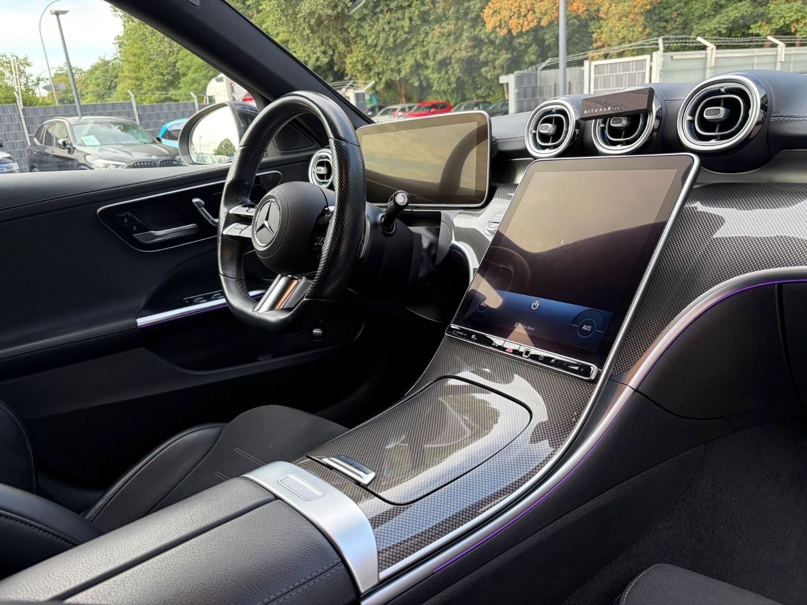 Fahrzeugabbildung Mercedes-Benz C 200 T *AMG-LINE*NIGHT*DIGITAL-LIGHT*19 ZOLL*