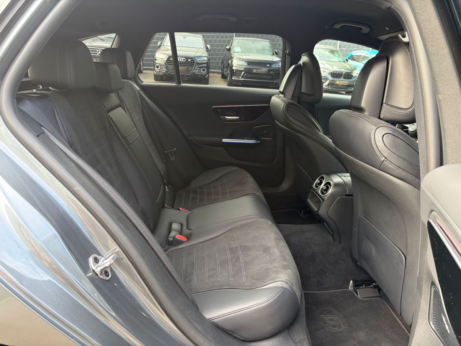 Fahrzeugabbildung Mercedes-Benz C 200 T *AMG-LINE*NIGHT*DIGITAL-LIGHT*19 ZOLL*
