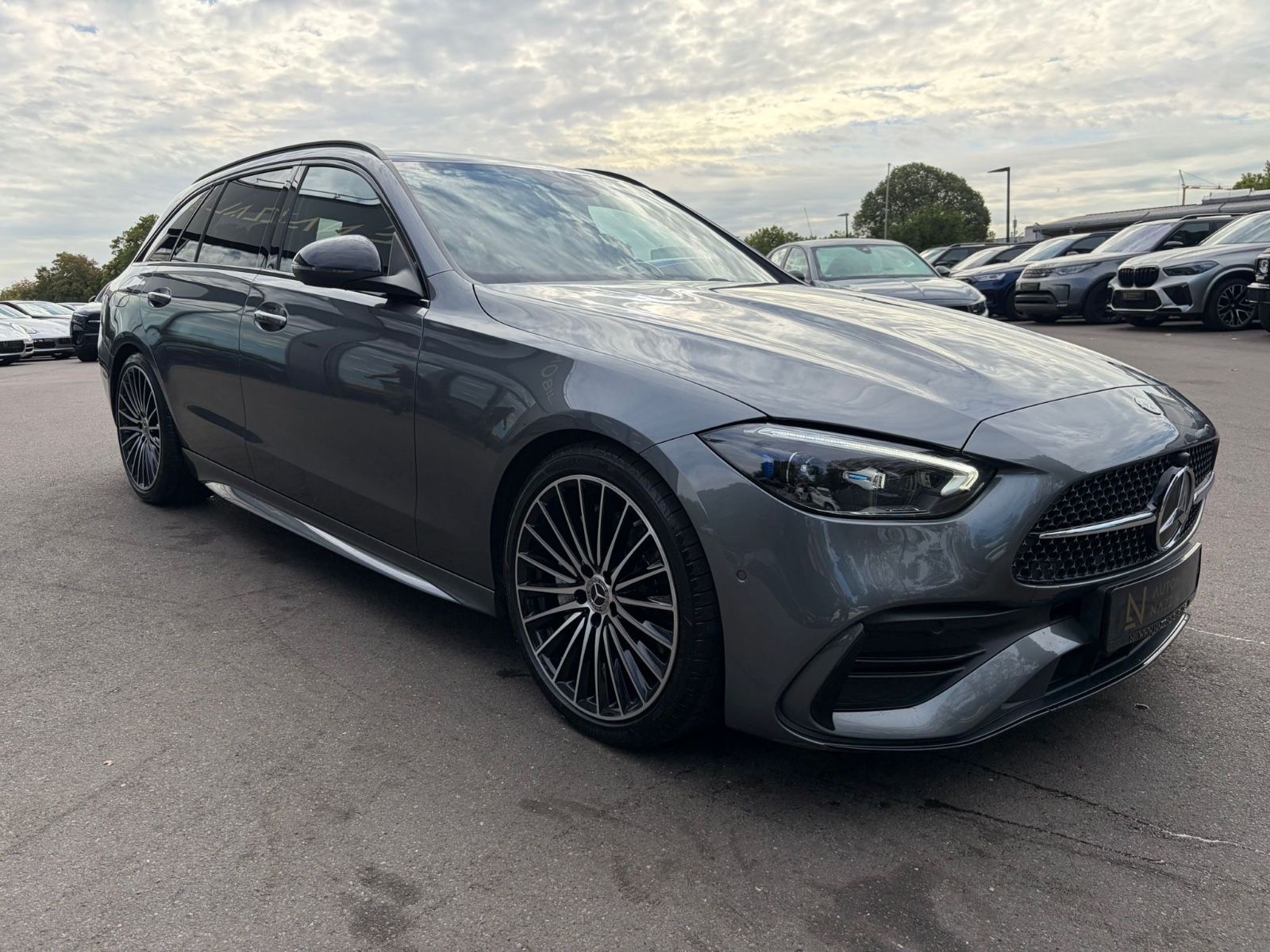 Fahrzeugabbildung Mercedes-Benz C 200 T *AMG-LINE*NIGHT*DIGITAL-LIGHT*19 ZOLL*