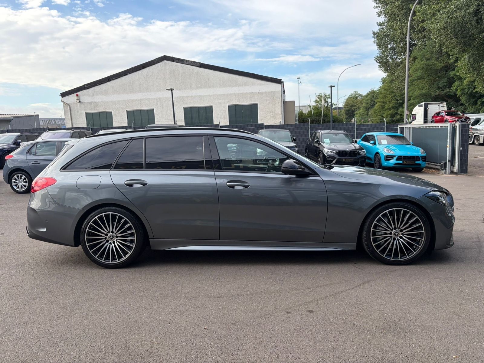 Fahrzeugabbildung Mercedes-Benz C 200 T *AMG-LINE*NIGHT*DIGITAL-LIGHT*19 ZOLL*