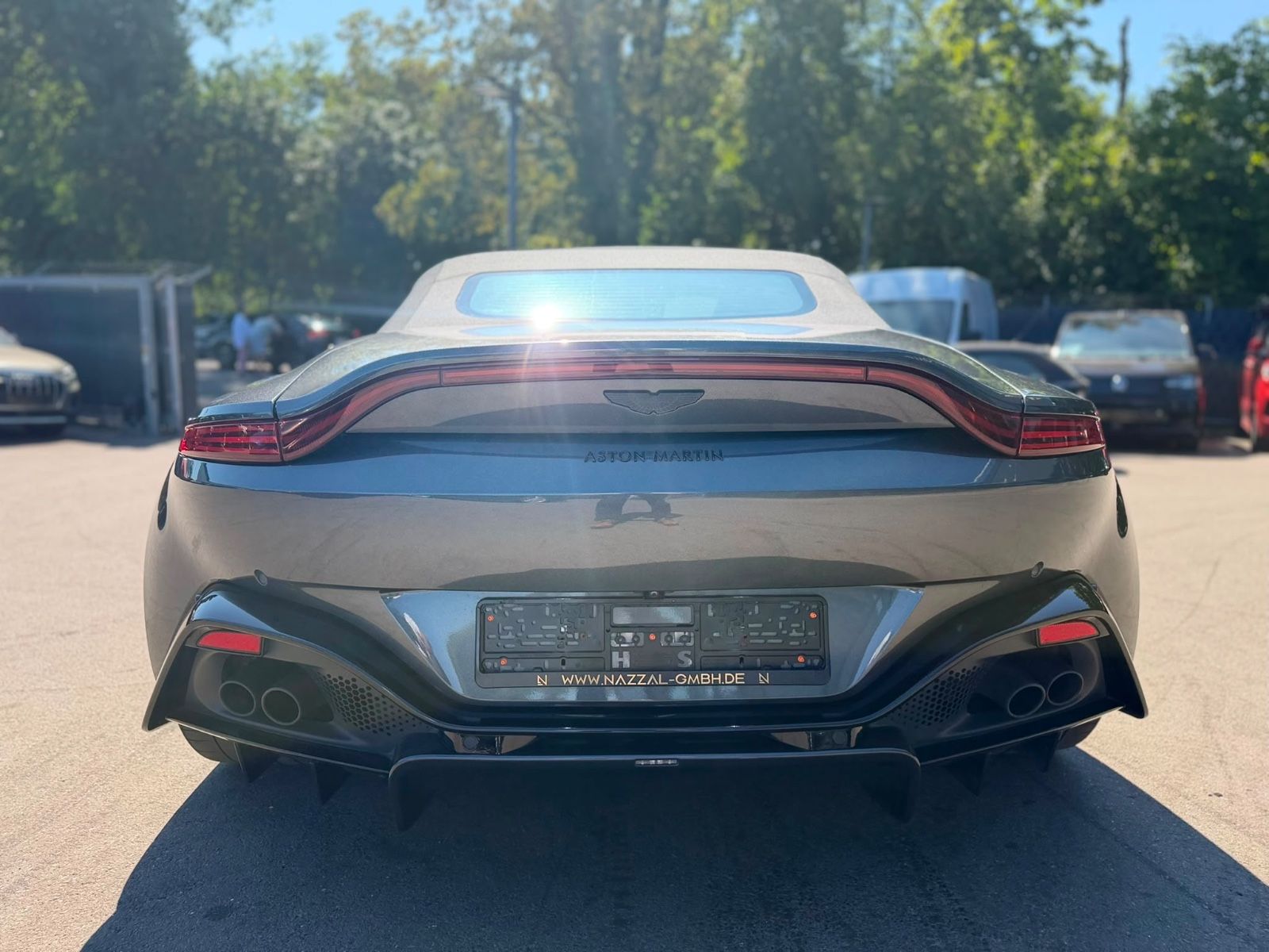 Fahrzeugabbildung Aston Martin V8 VANTAGE 4.0 V8 ROADSTER*UNFALLFREI*LED*360°*