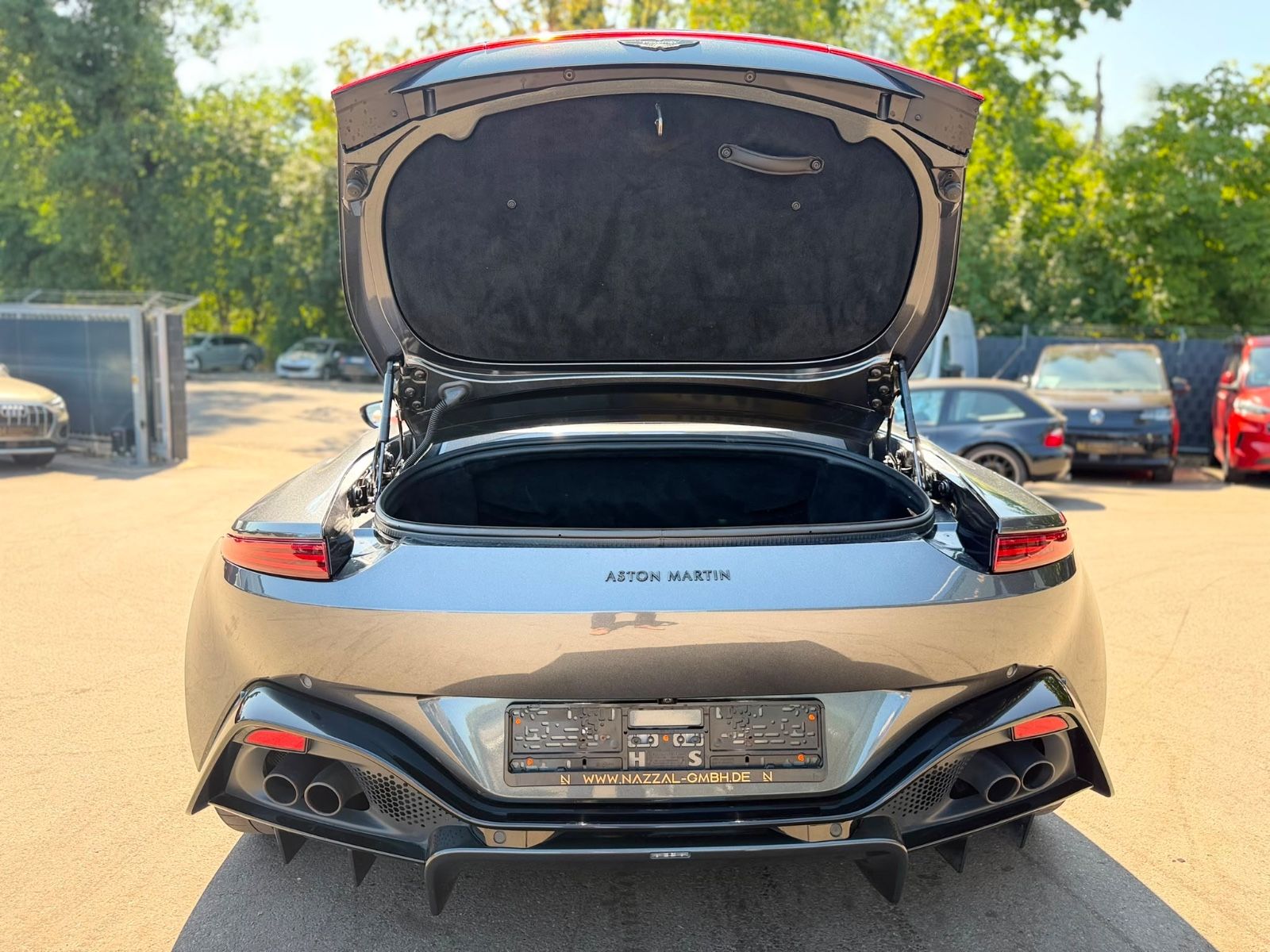 Fahrzeugabbildung Aston Martin V8 VANTAGE 4.0 V8 ROADSTER*UNFALLFREI*LED*360°*