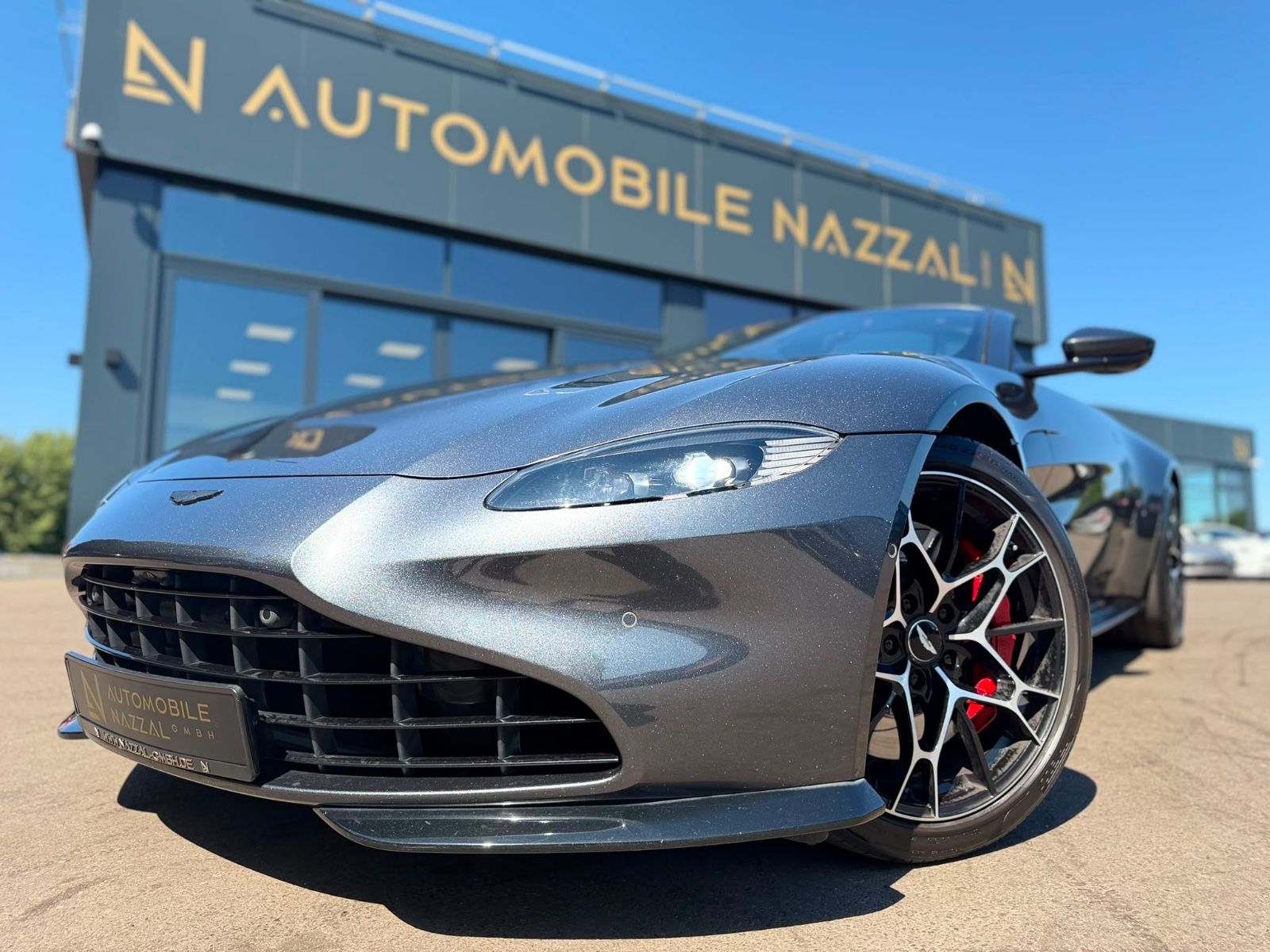 Fahrzeugabbildung Aston Martin V8 VANTAGE 4.0 V8 ROADSTER*UNFALLFREI*LED*360°*