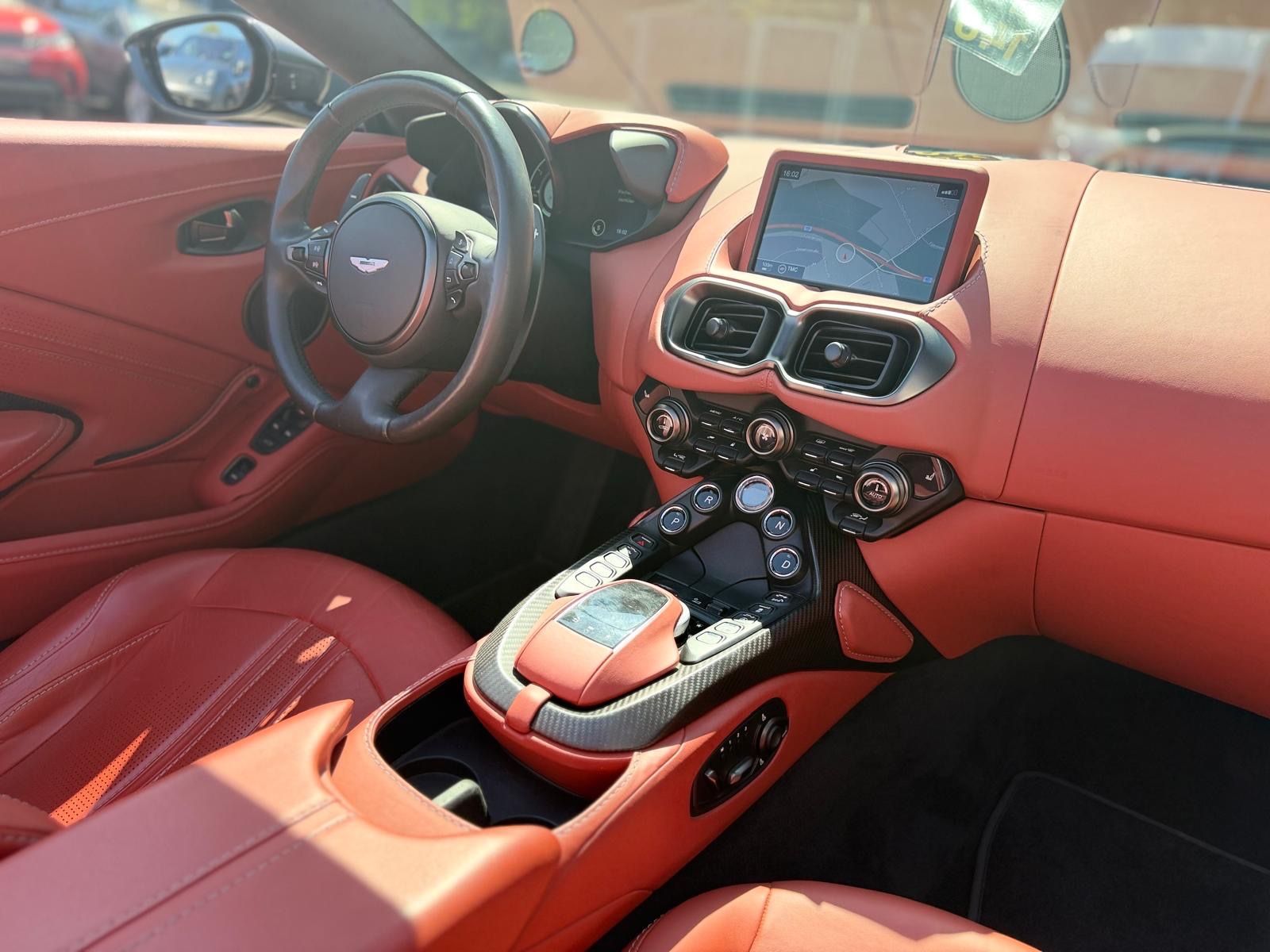 Fahrzeugabbildung Aston Martin V8 VANTAGE 4.0 V8 ROADSTER*UNFALLFREI*LED*360°*